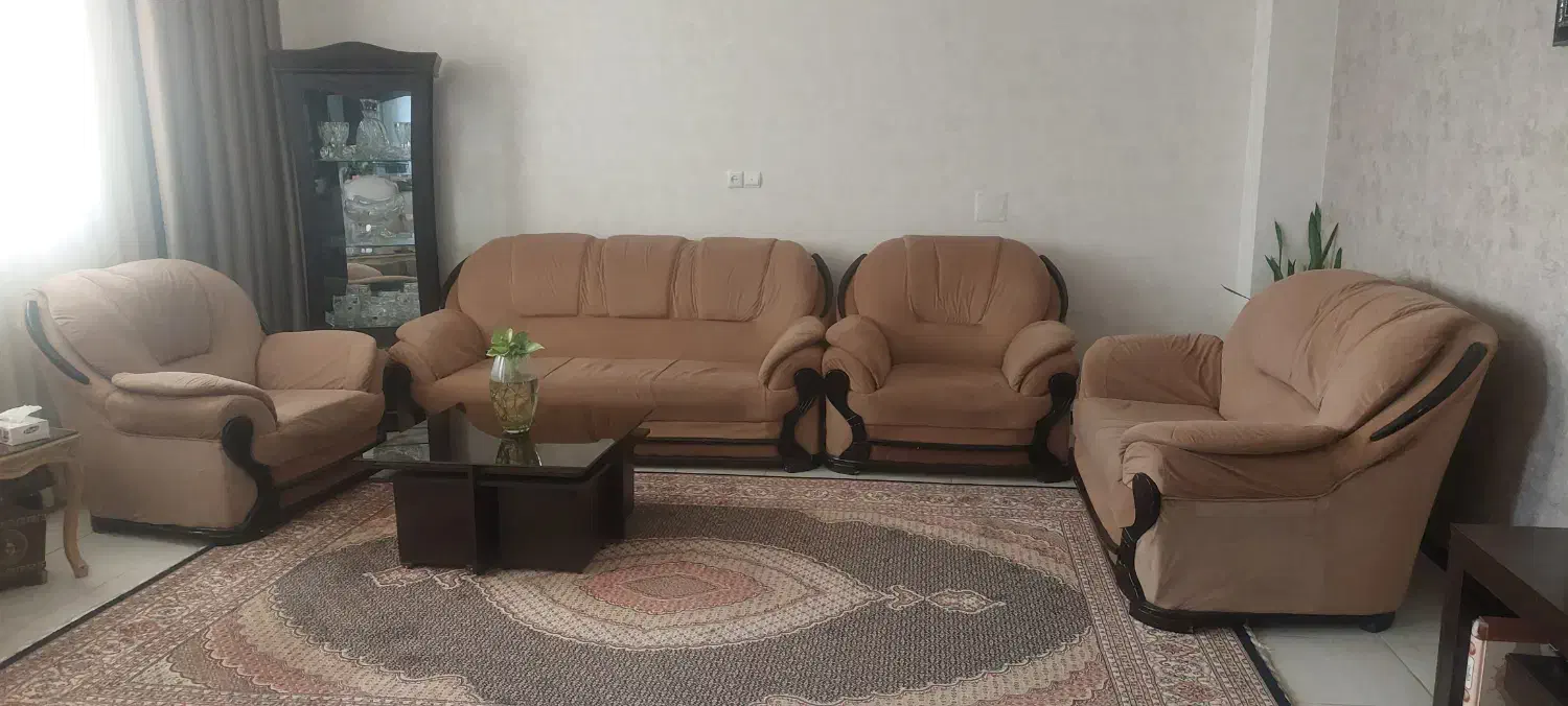 فروش مبل راحتی ۷ نفره به همراه جلو مبلی|مبلمان خانگی و میز عسلی|دلیجان, |دیوار