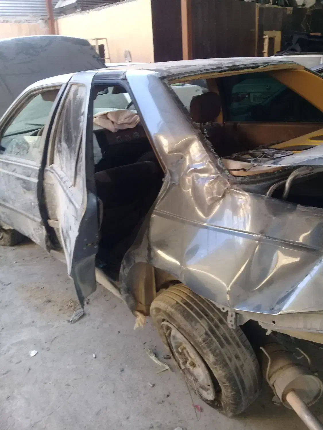 پژو ۴۰۵ تصادفی|خودرو سواری و وانت|کازرون, |دیوار