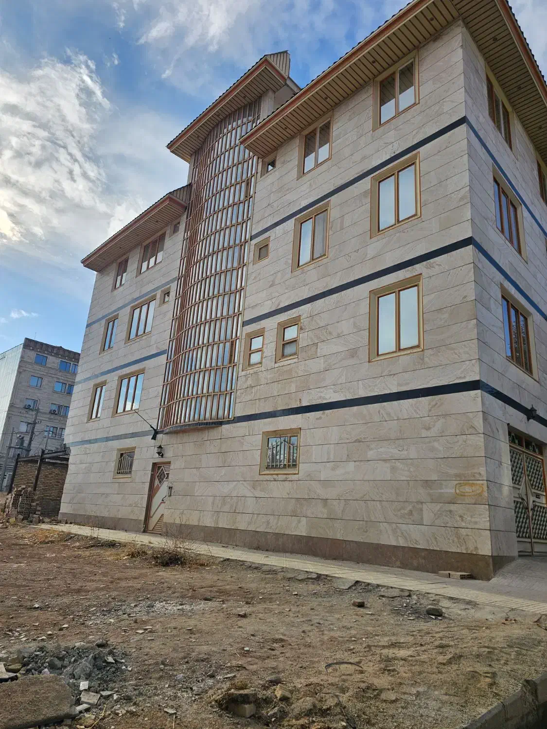 فروش واحدآپارتمان شهرک اندیشه فاز ۵ نبش خیابان|فروش آپارتمان|بروجرد, |دیوار