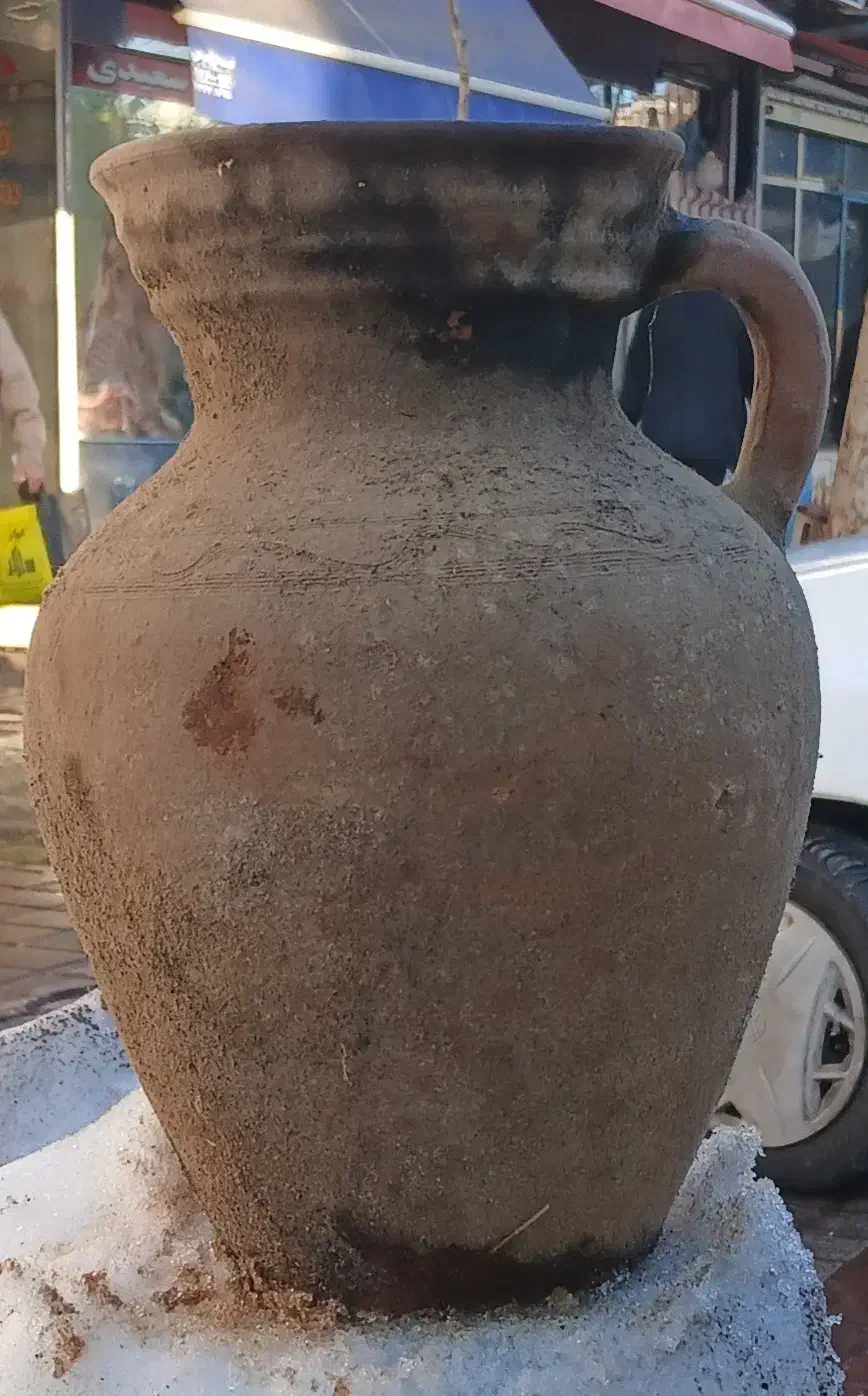 کوزه سفالی قدیمی آنتیک|کلکسیون اشیاء عتیقه|املش, |دیوار