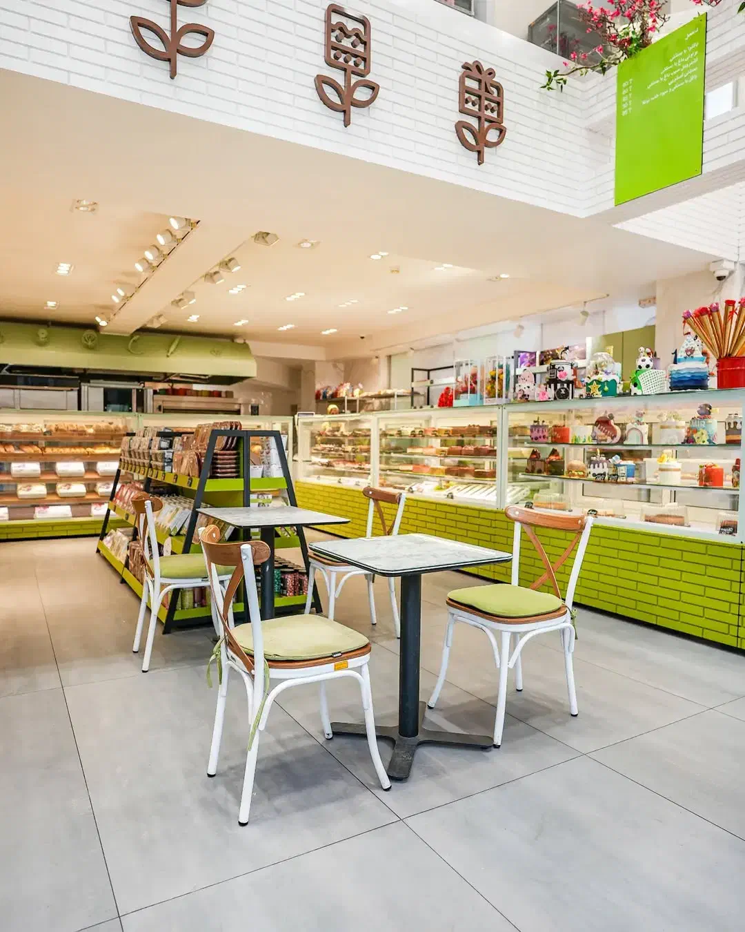 فروشنده کافه قنادی|استخدام بازاریابی و فروش|تهران, سهروردی|دیوار