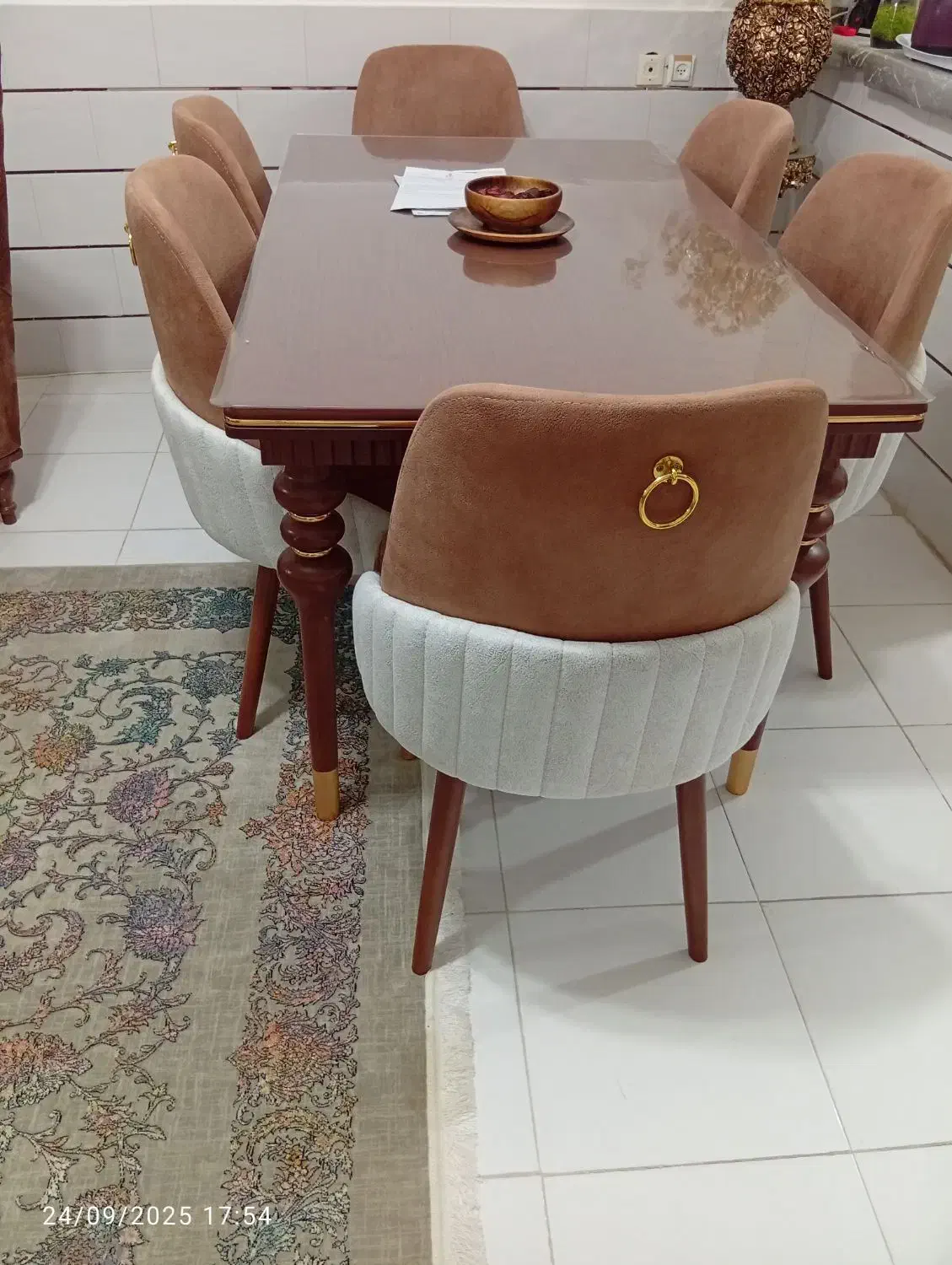 مبل هشت نفره و میز نهار خوری 6نفره در حد نو|مبلمان خانگی و میز عسلی|شهرضا, |دیوار