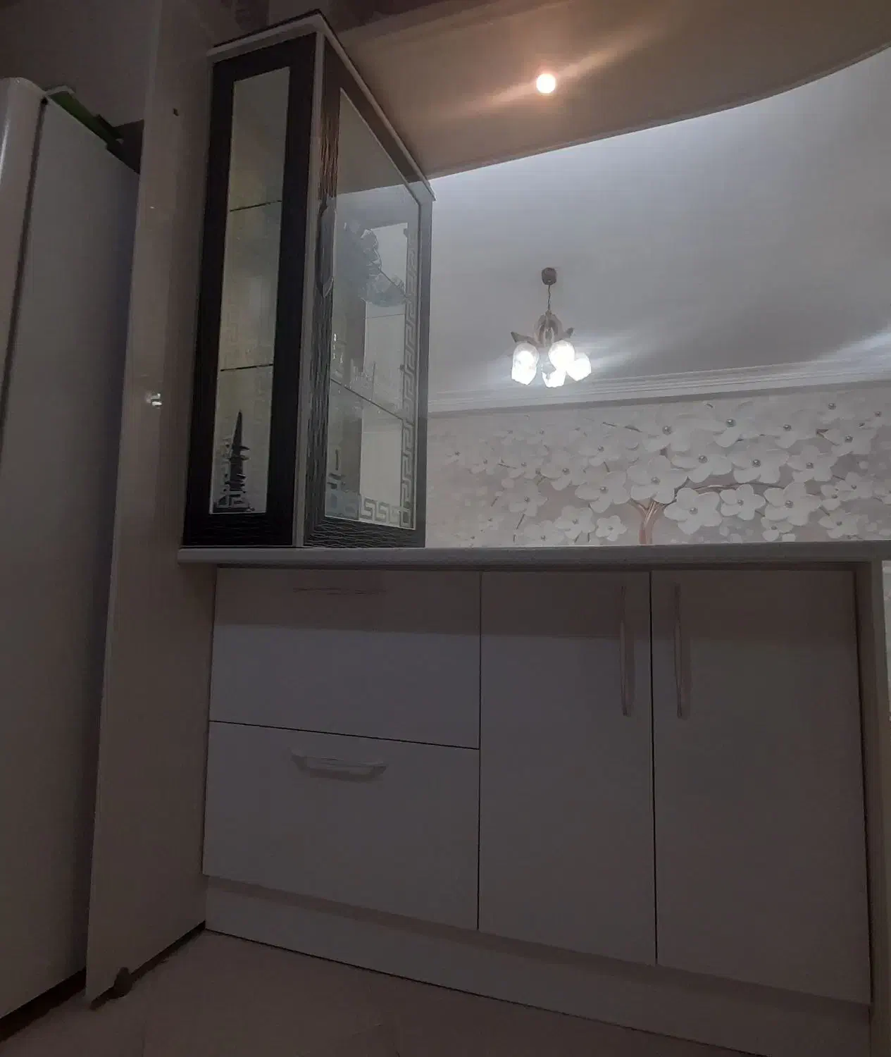 کابینت هایگلاس سفید + ویترین کاملا نو|مصالح و تجهیزات ساختمان|گرگان, |دیوار