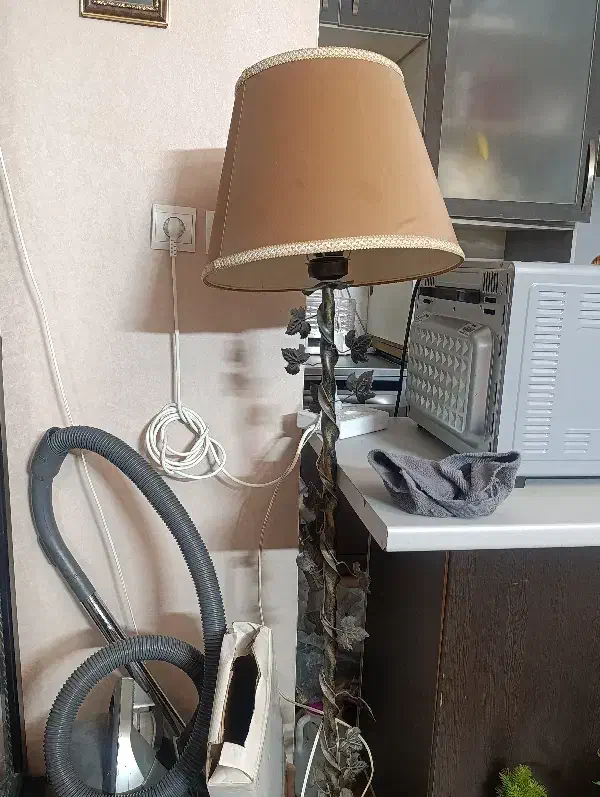 آباژور ایستاده|چراغ خواب و آباژور|تهران, تهرانسر مرکزی|دیوار