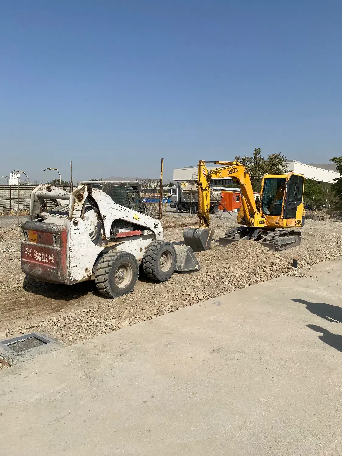 خاکبرداری بابکت و مینی بیل|خدمات حمل و نقل|تهران, سعادتآباد|دیوار