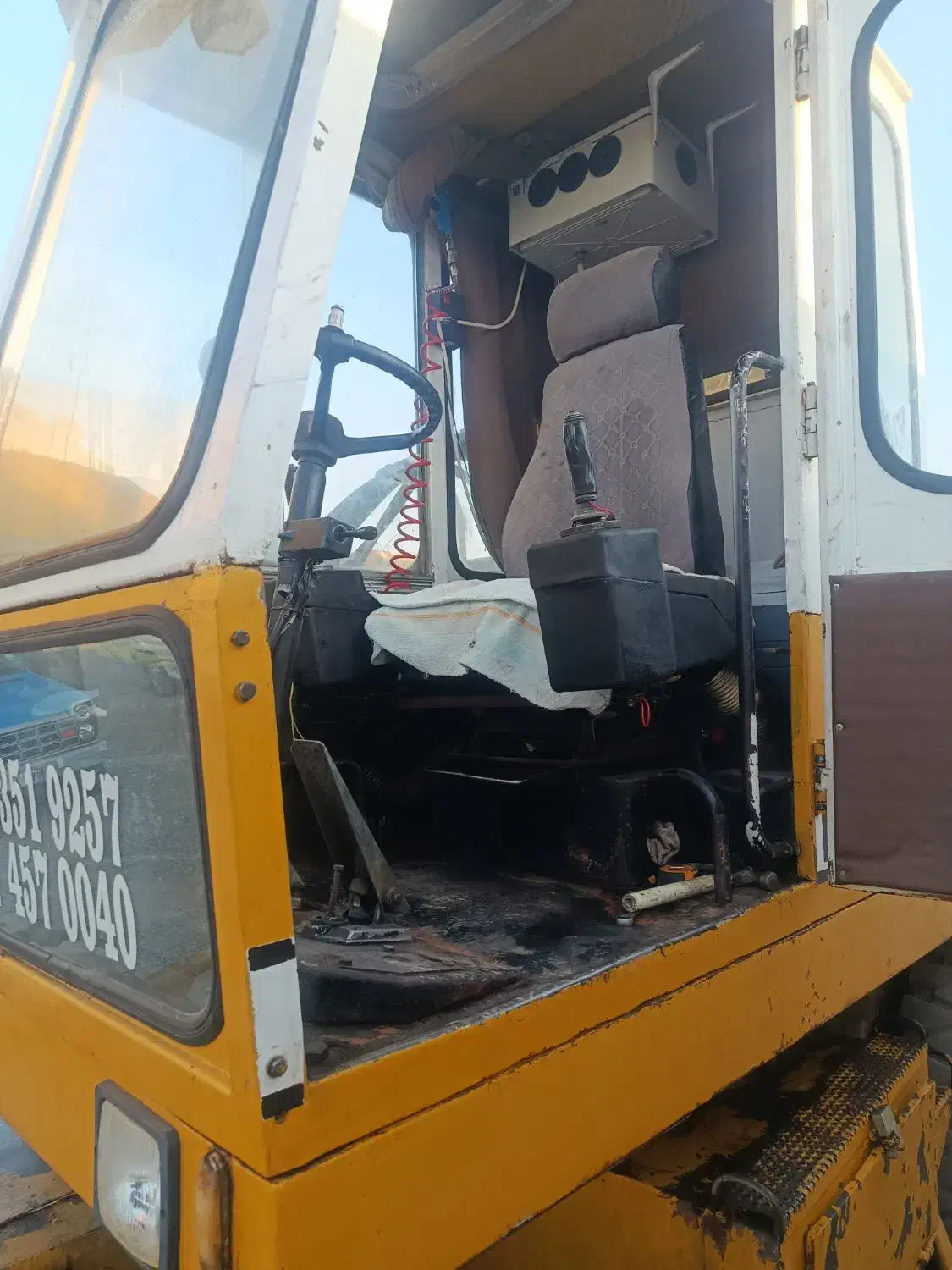 بیل لاستیکی لیبهر ۹۰۲|خودرو سنگین|شیراز, کیان آباد|دیوار