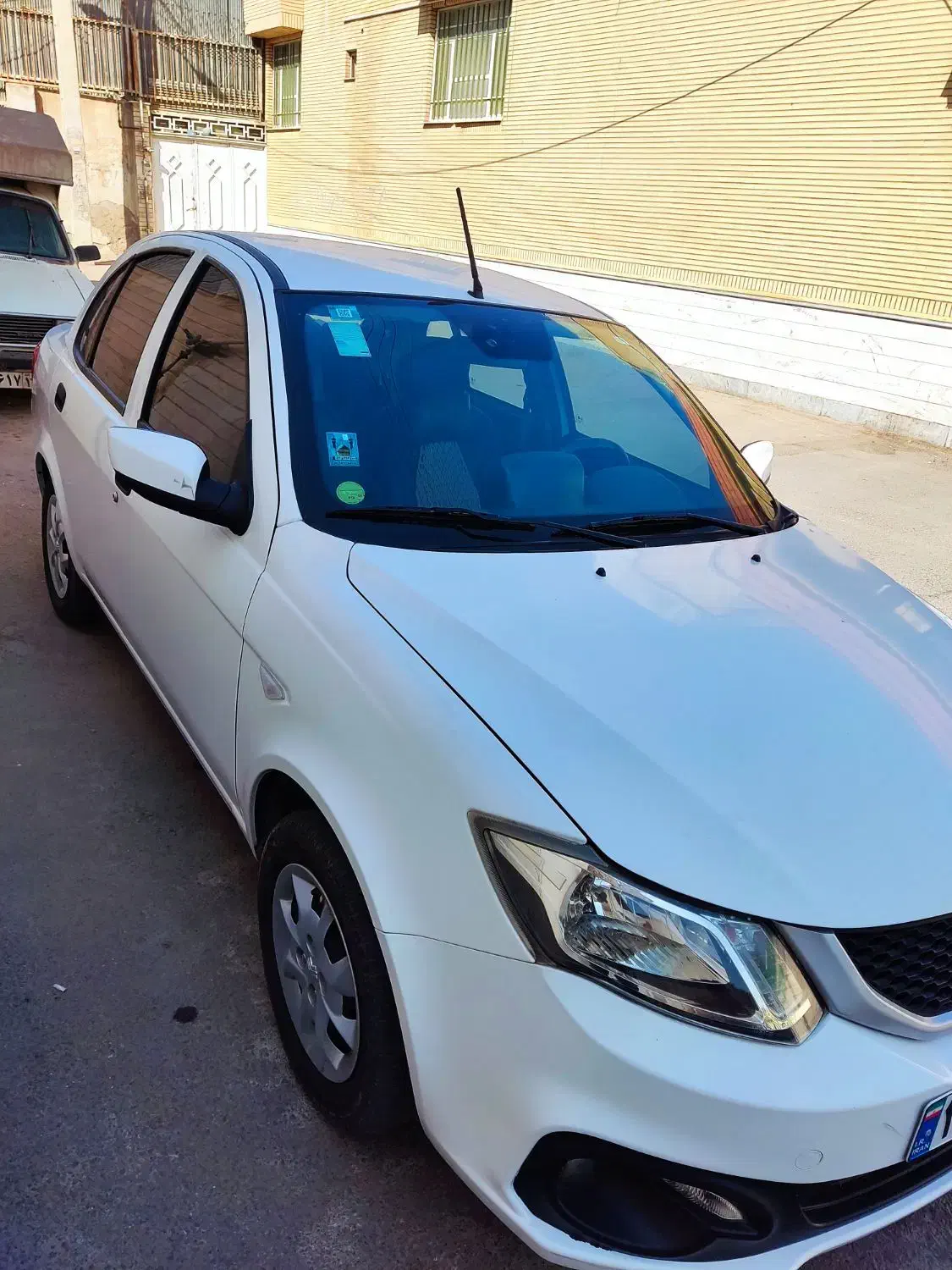 ساینا اس|خودرو سواری و وانت|قم, تولید دارو و یخچال|دیوار