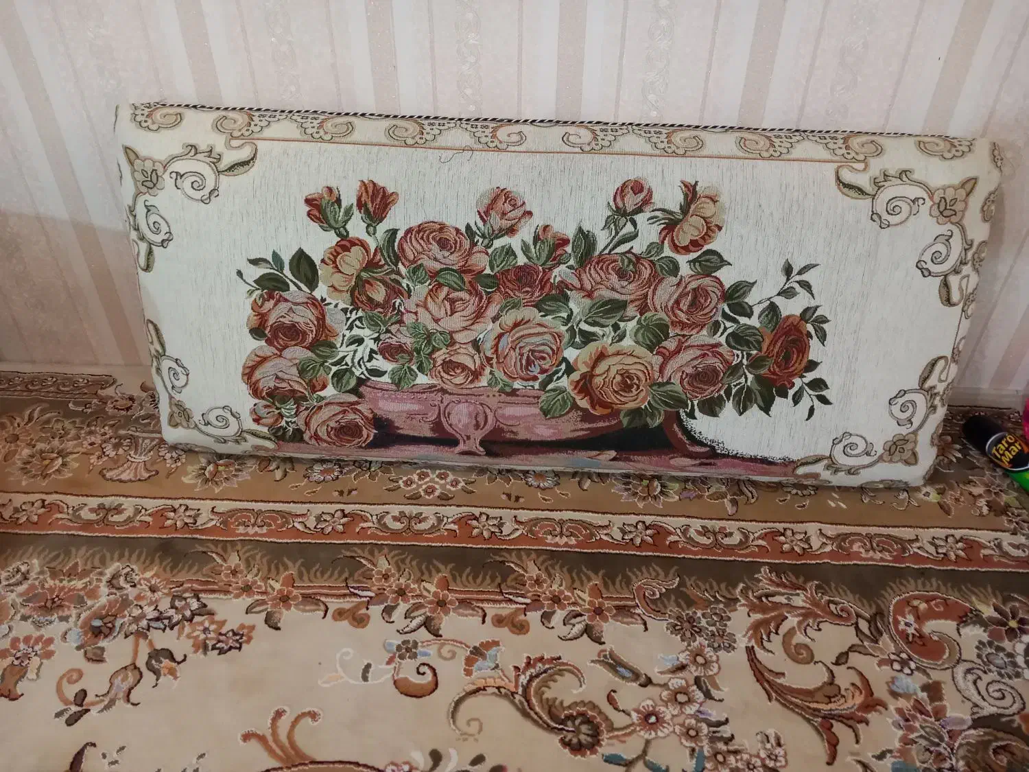 ۴ عدد پشتی|پشتی|اسلام‌‌آباد غرب, |دیوار