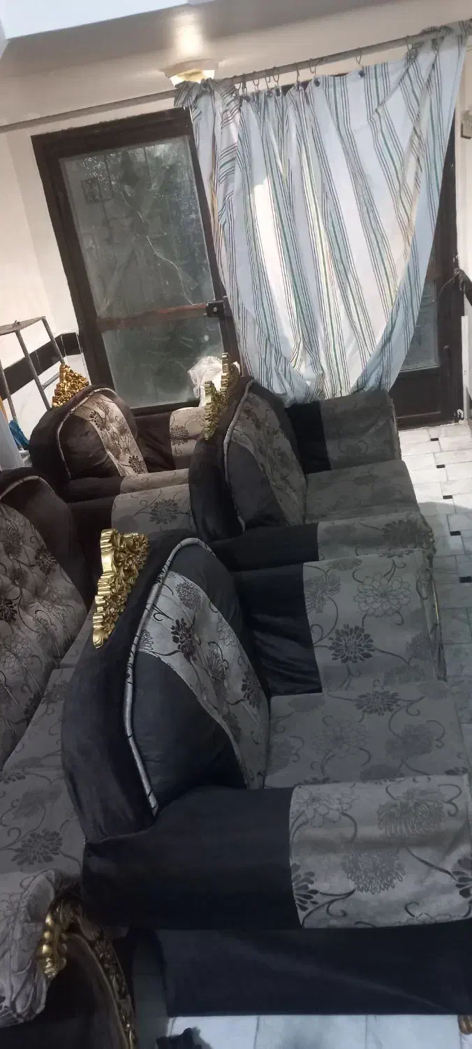 مبل|مبلمان خانگی و میز عسلی|قم, قلعه کامکار|دیوار