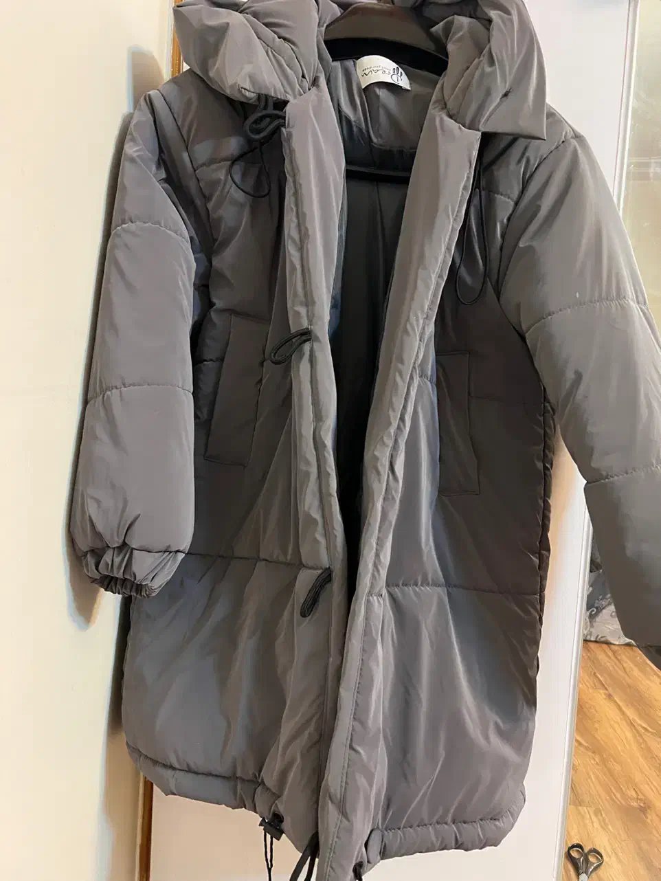 پالتو|لباس|اصفهان, جلفا|دیوار