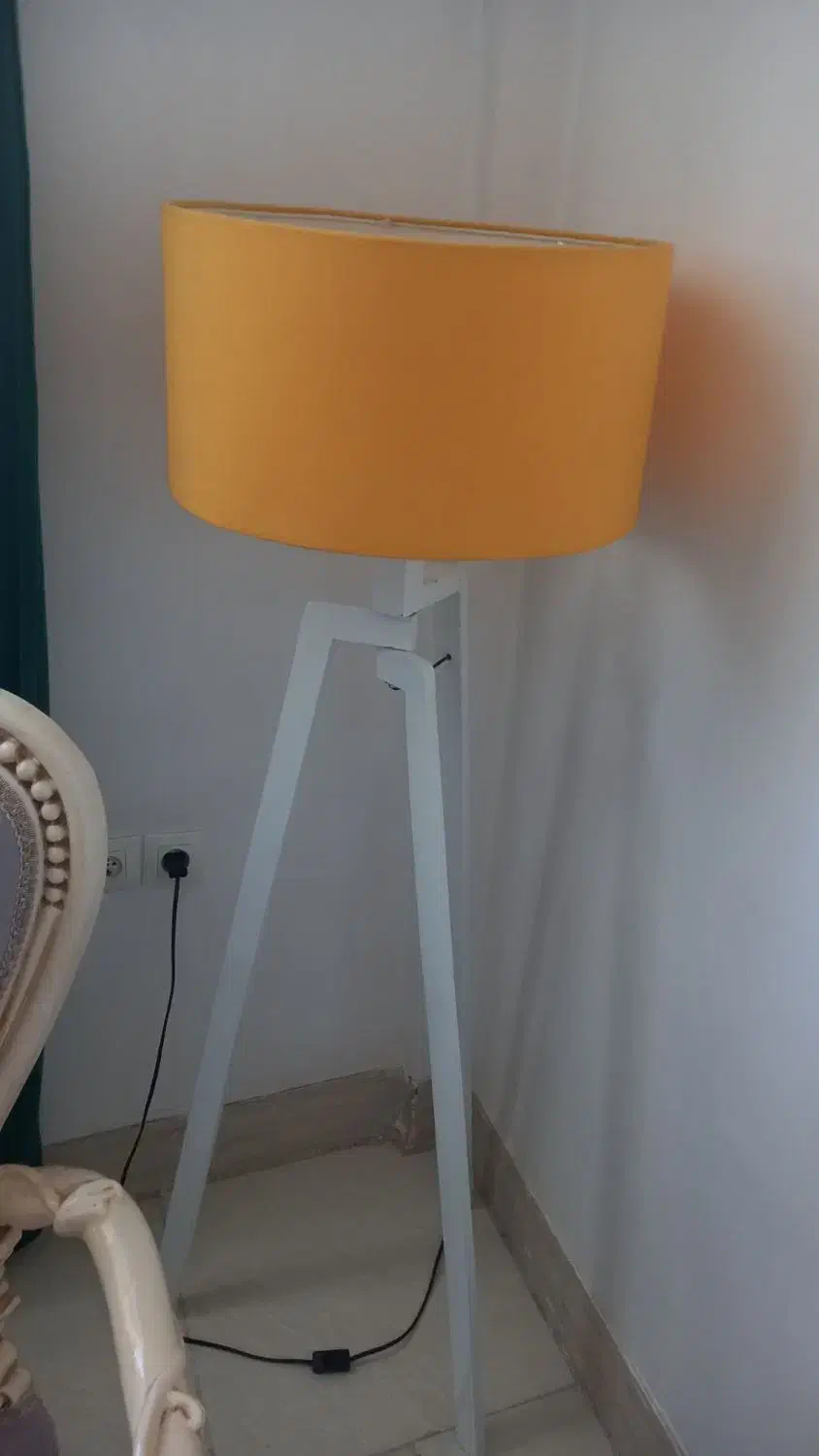 آباژور ایستاده|چراغ خواب و آباژور|الیگودرز, |دیوار