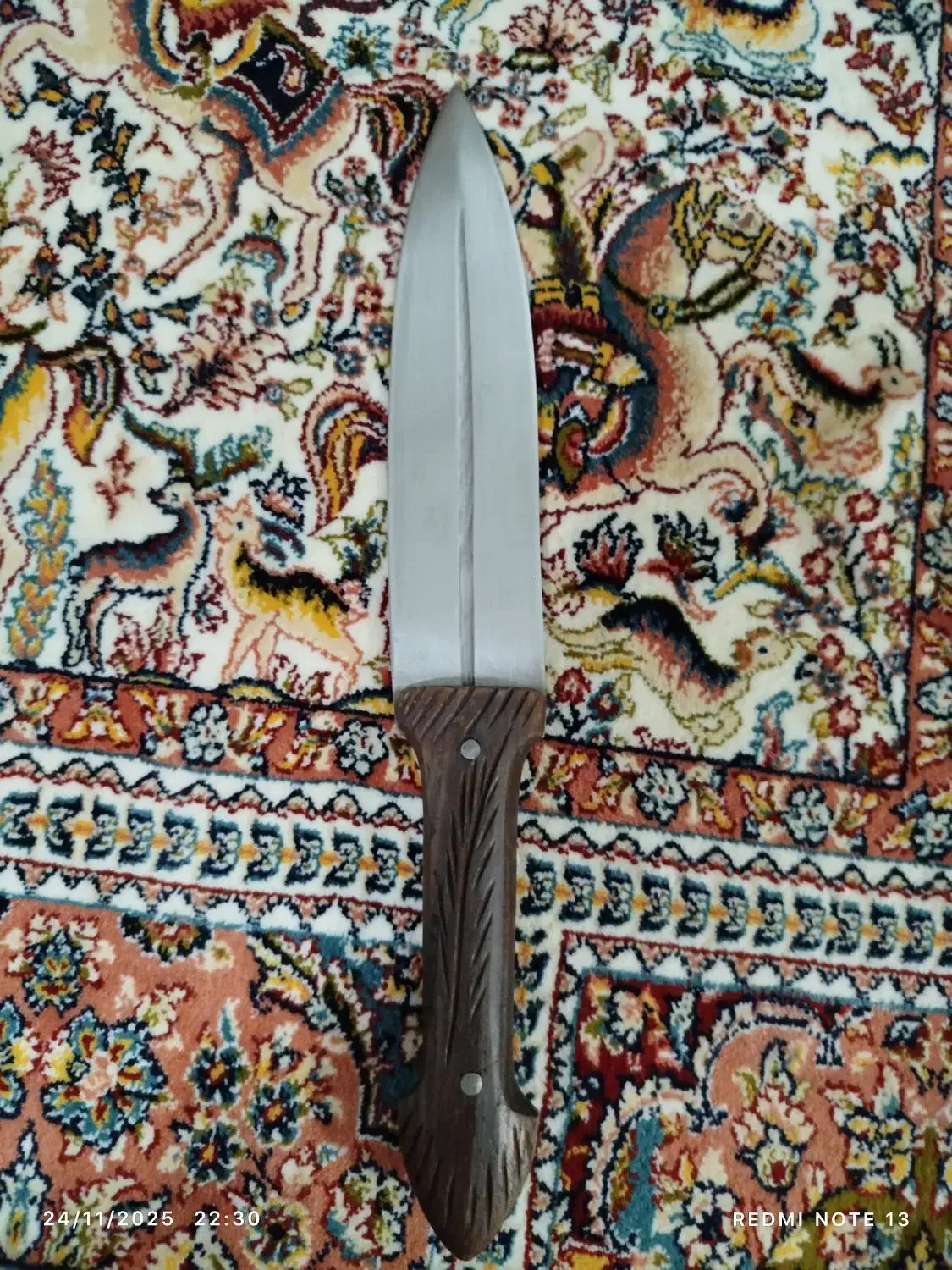 چاقو|کلکسیون اشیاء عتیقه|قم, نیروگاه|دیوار