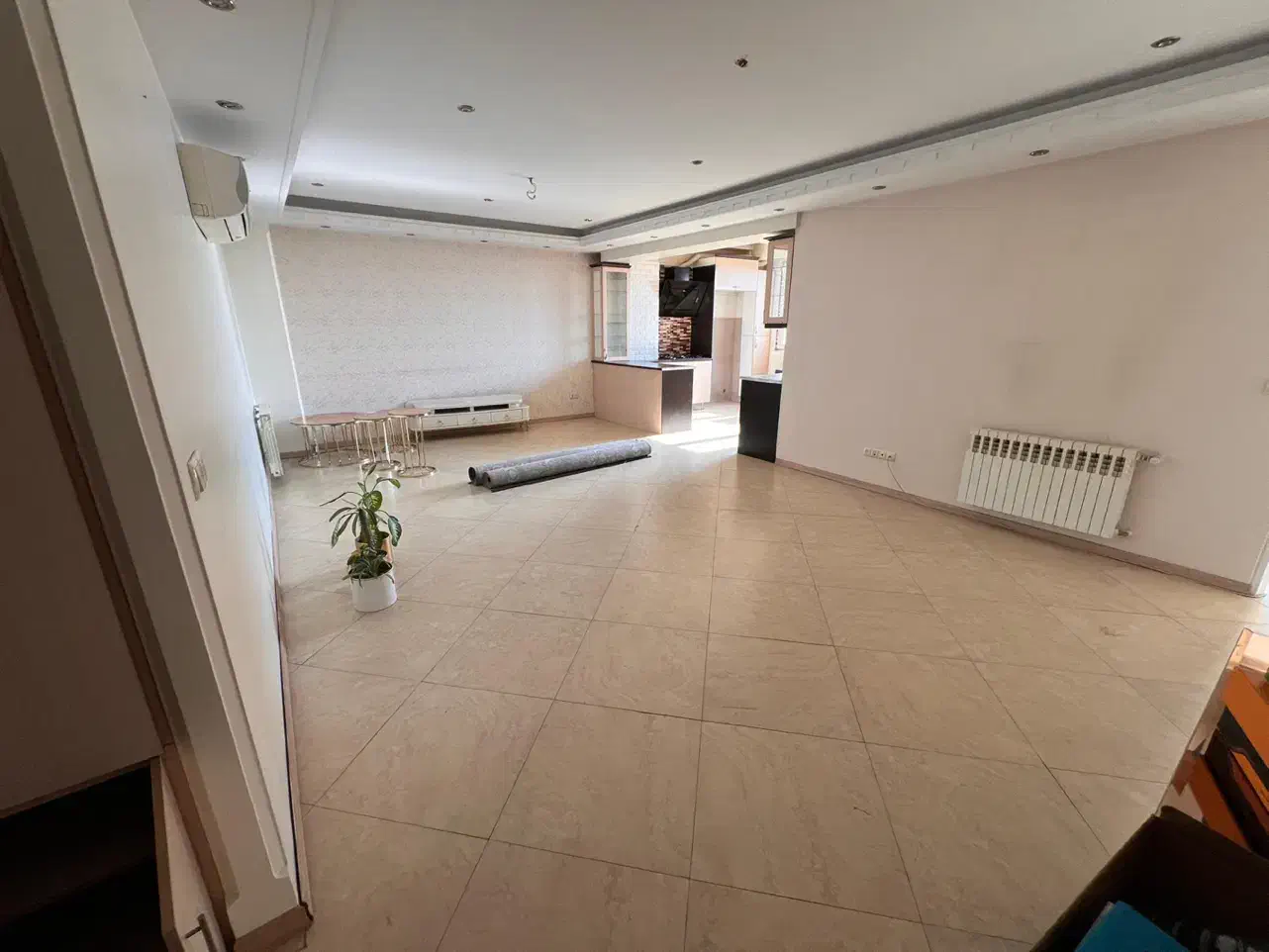 مرزداران آریافر ۹۵ متر ۶ساله بسیار شیک رهن و اجاره