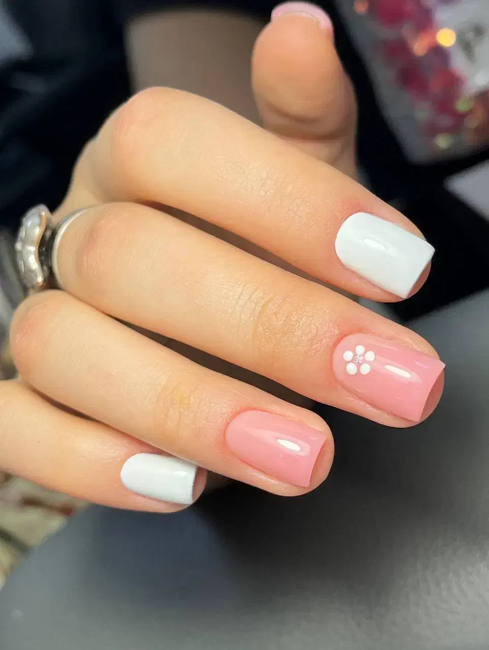 انجام خدمات ناخن فقط با هزینه مواد|خدمات آرایشگری و زیبایی|اصفهان, هزارجریب|دیوار