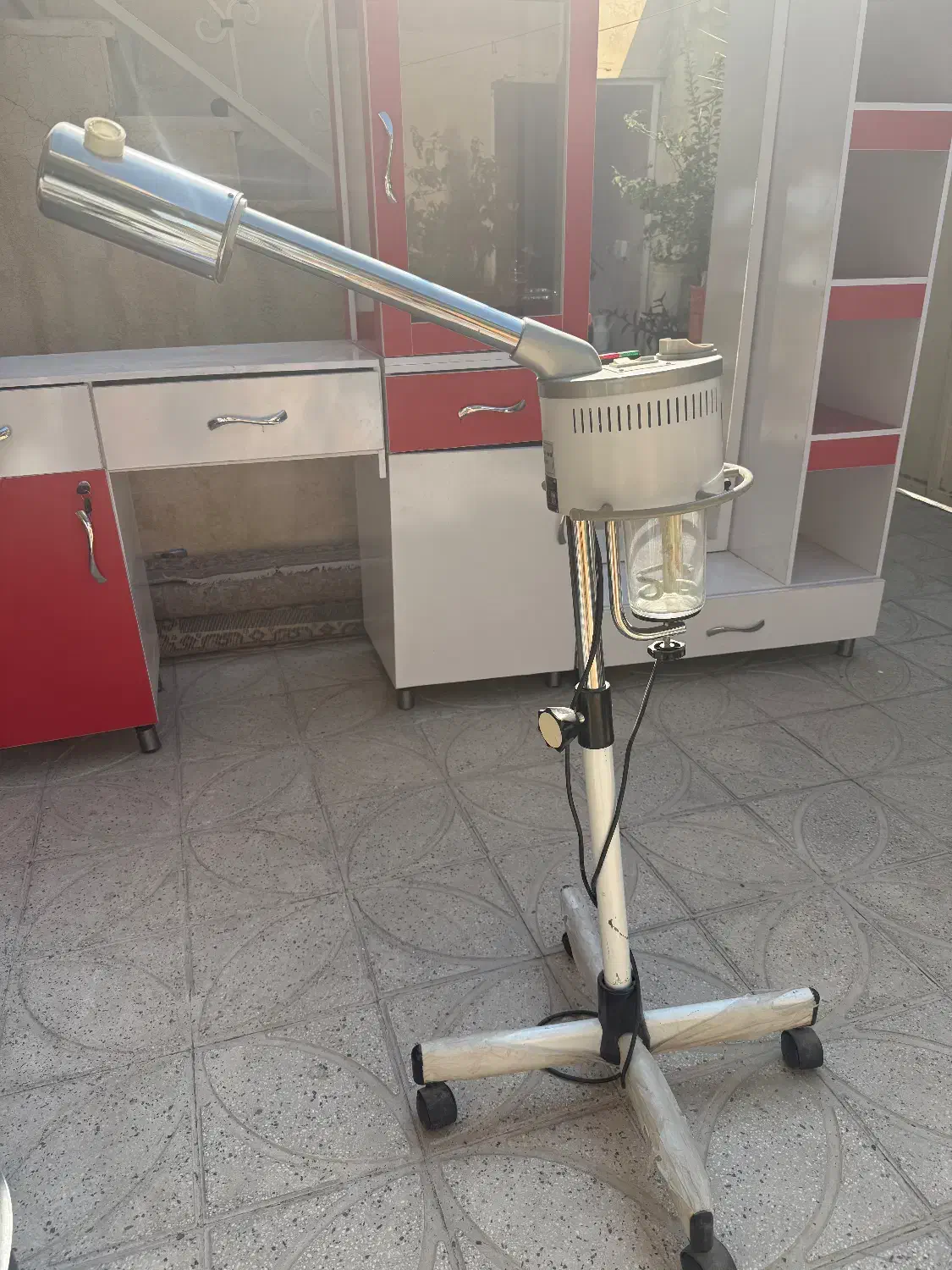 دکور ارایشگاه|آرایشگاه و سالن‌های زیبایی|شیراز, شاهچراغ|دیوار