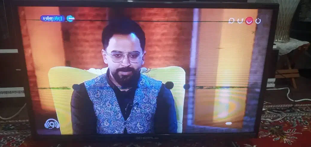 تلوزیون ۳۲ اینچ|تلویزیون و پروژکتور|ارومیه, |دیوار