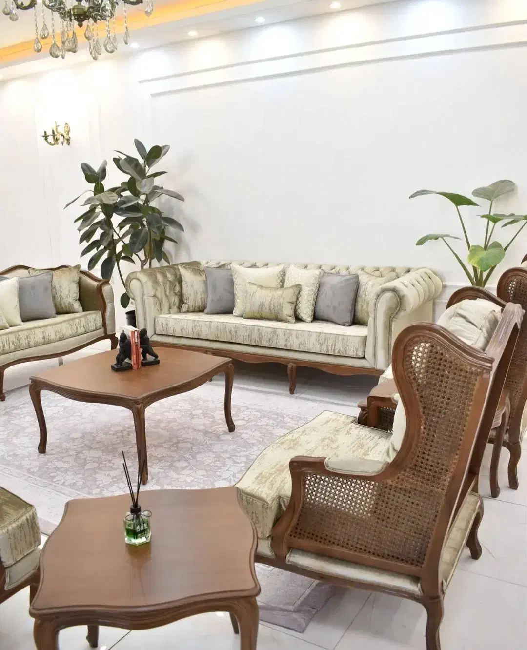 طرح تعویض  مبل فرانسوی کویین|مبلمان خانگی و میز عسلی|فولادشهر, فولادشهر|دیوار
