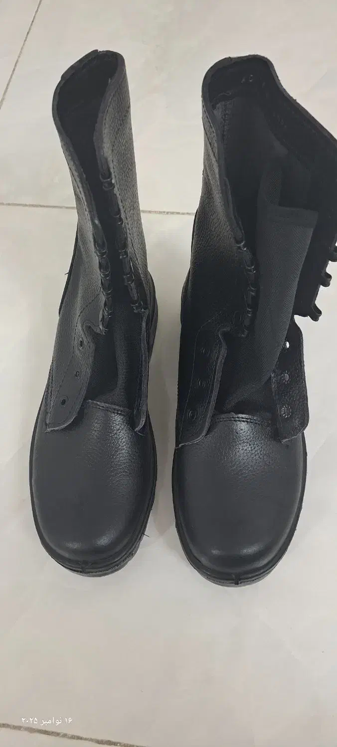 پوتین|کیف، کفش، کمربند|سنقر, |دیوار