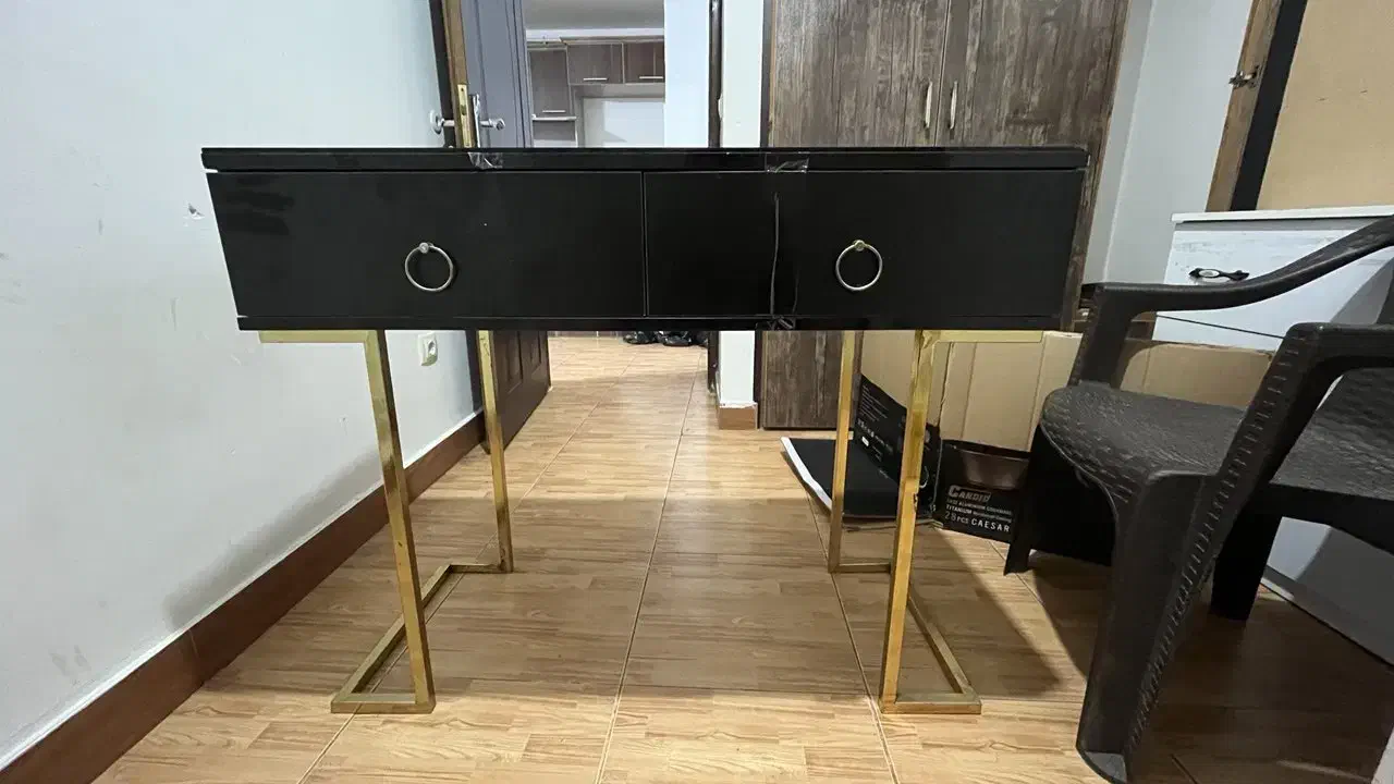 میز آرایشی کشو دار|مبلمان خانگی و میز عسلی|لاهیجان, خمیر کلایه|دیوار