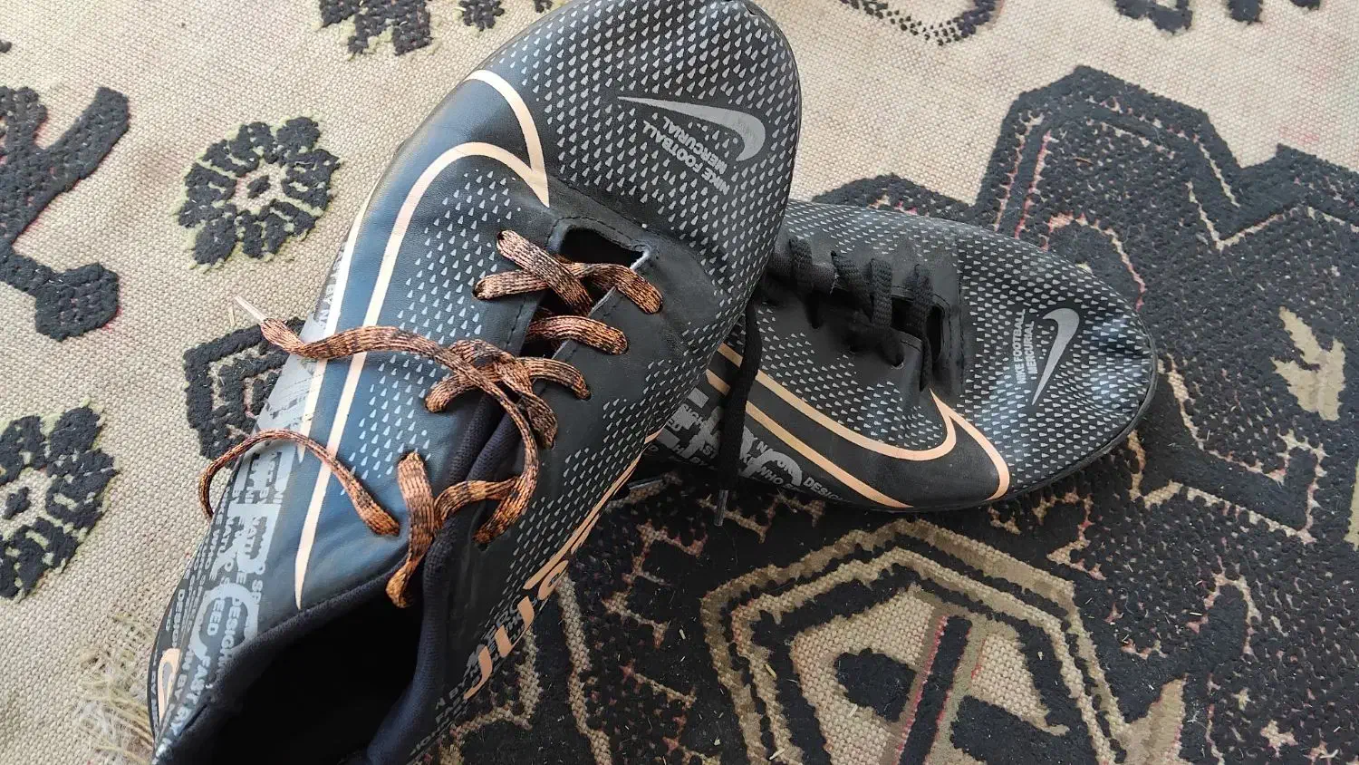 کفش فوتبال|کیف، کفش، کمربند|سملقان, |دیوار