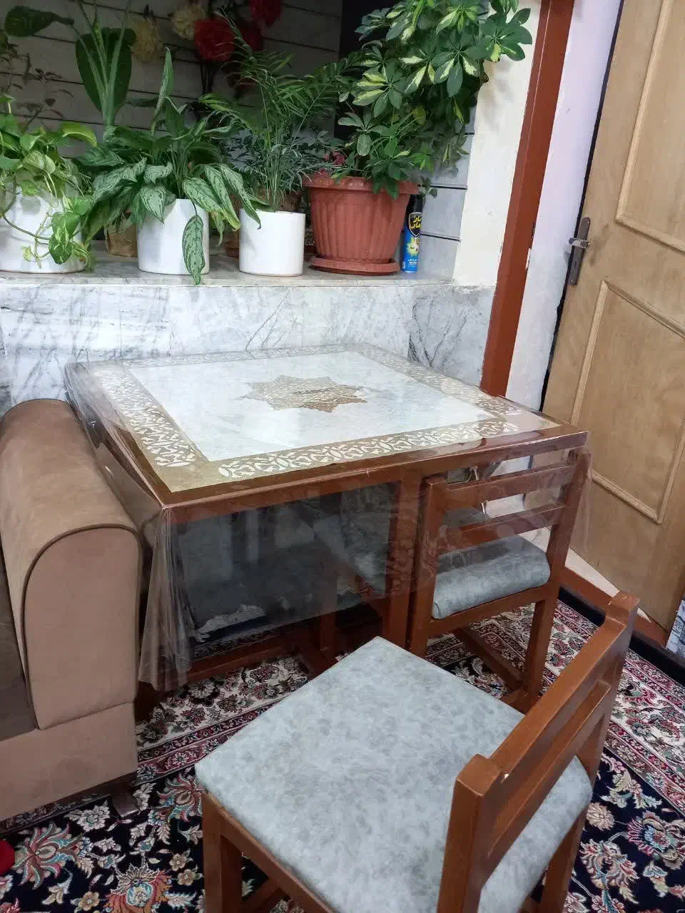 میز غذا خوری کمجا|میز و صندلی غذاخوری|میامی, |دیوار