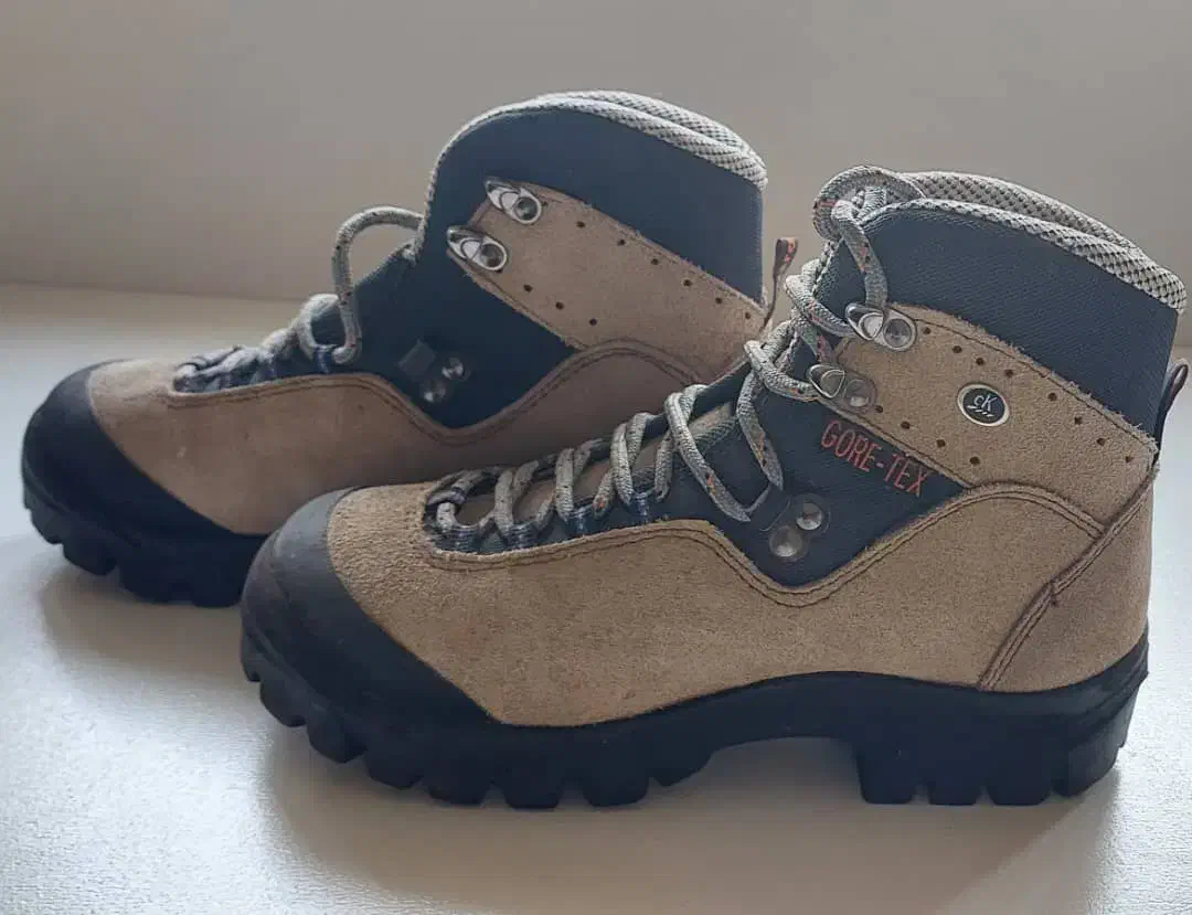 کفش|کوهنوردی و کمپینگ|تهران, ظفر|دیوار