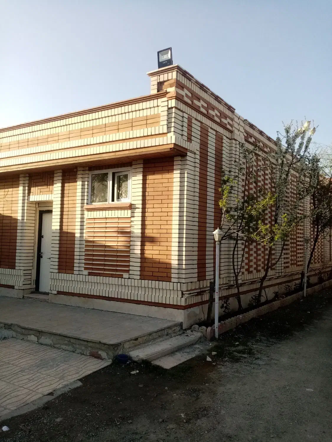 نمای داخلی و خارجی ساختمان|خدمات پیشه و مهارت|سنندج, |دیوار