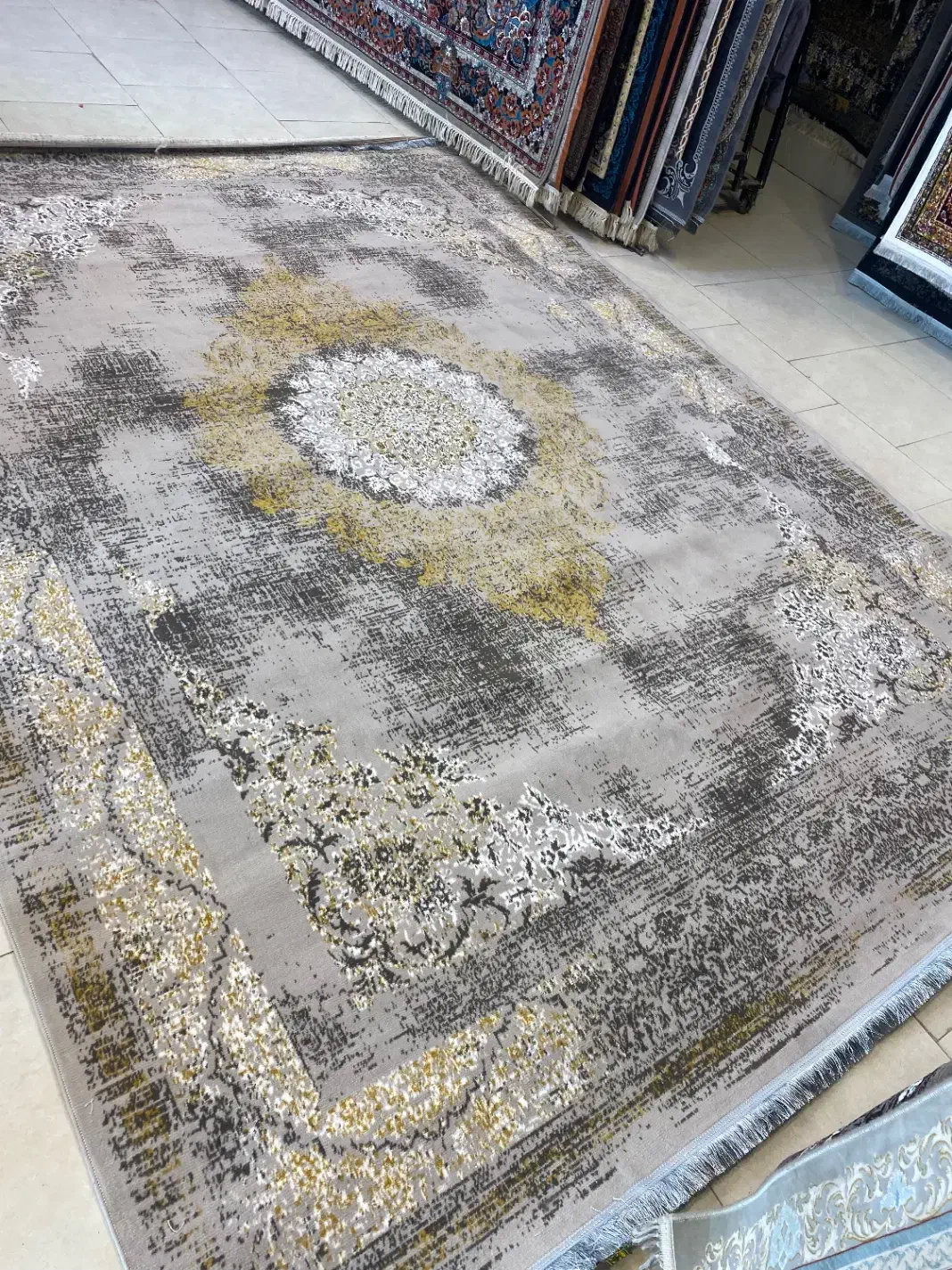 فرش البرز.  نگار|فرش|محمدشهر, شهرک پیام (مهرالبرز)|دیوار