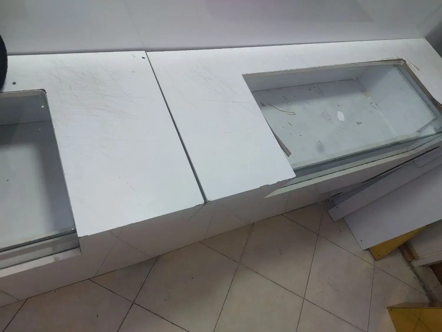 میز|بوفه، ویترین، کنسول|اصفهان, بوزان|دیوار