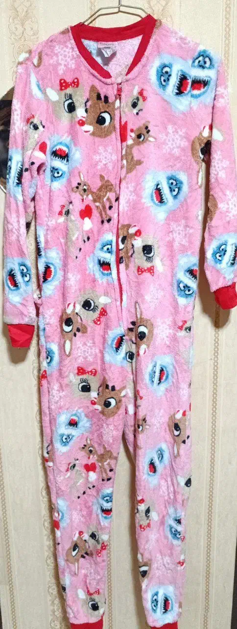 لباس خارجی|لباس|تهران, امام زاده حسن|دیوار