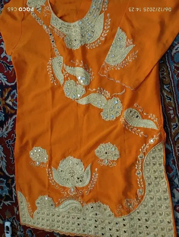 لباس محلی بلوچی|لباس|مشهد, شهید رضوی|دیوار