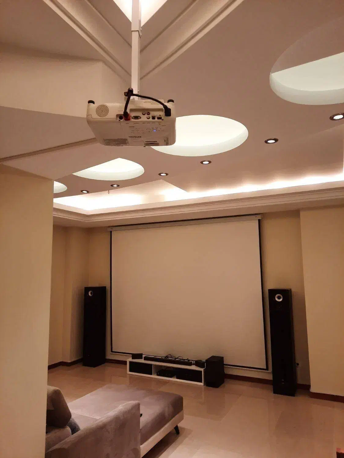 ویدئو پروژکتور مدارس ////هوشمندسازی|تلویزیون و پروژکتور|فسا, |دیوار