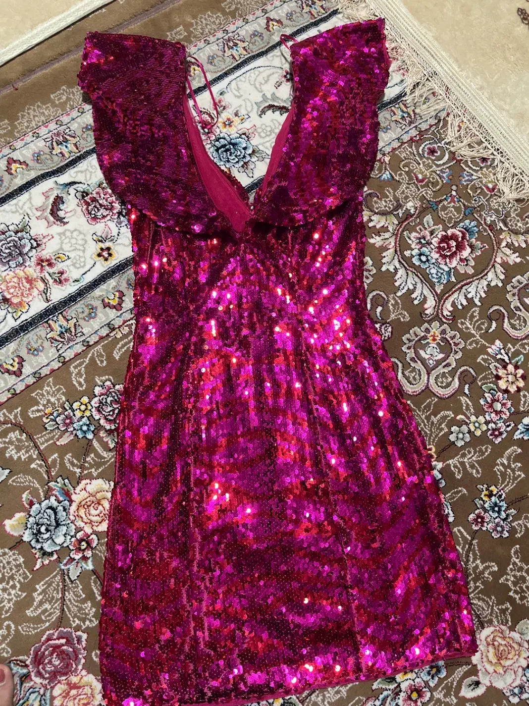 لباس مجلسی|لباس|نقده, |دیوار