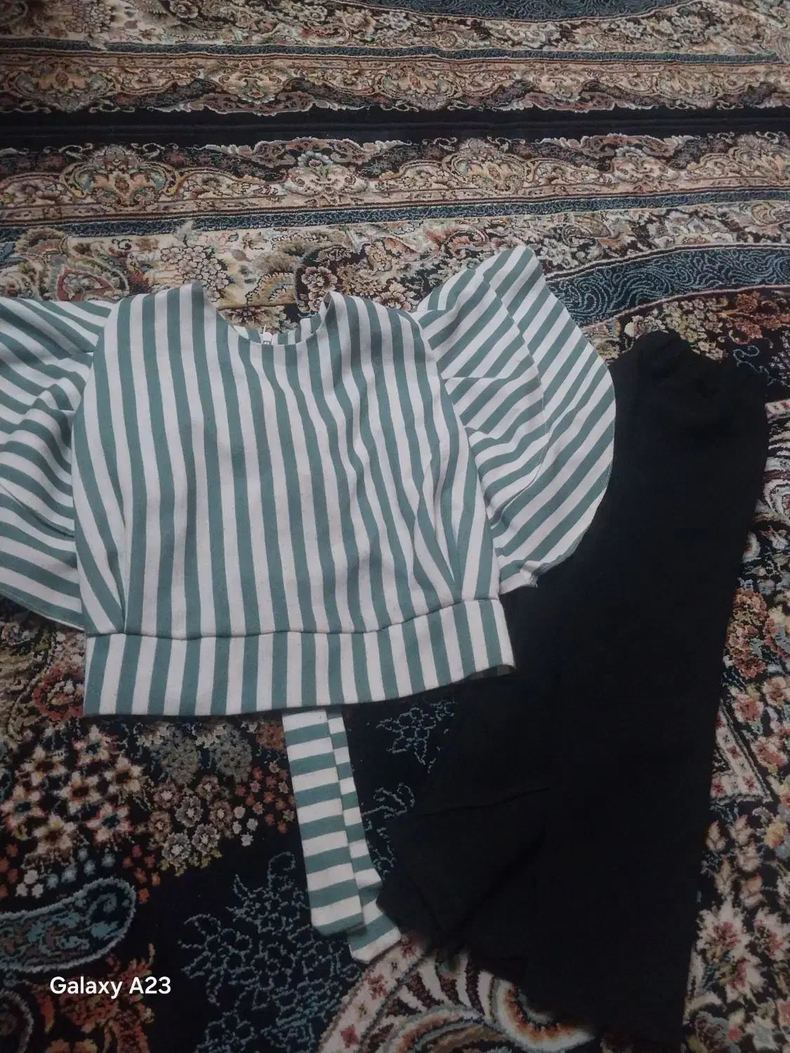 تعدادی لباس دخترانه وپسرانه|کفش و لباس بچه|قم, شهرک فاطمیه|دیوار