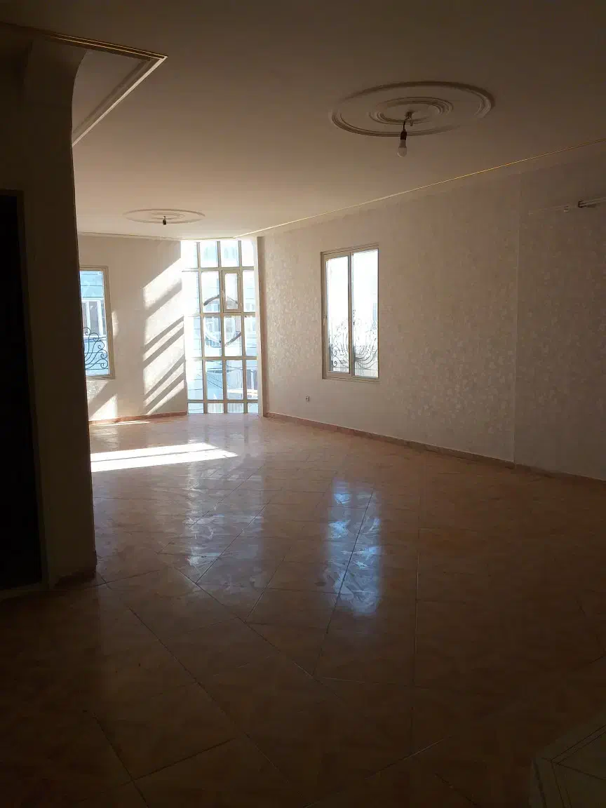 اجاره آپارتمان ۱۰۰متری خیابان مسجد جامع|اجارهٔ آپارتمان|ورامین, ورامین|دیوار