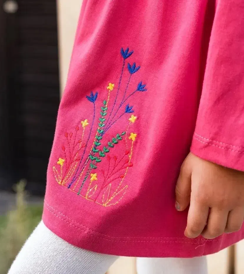 سارافون گلدوزی|کفش و لباس بچه|بندر انزلی, ساحل قو|دیوار