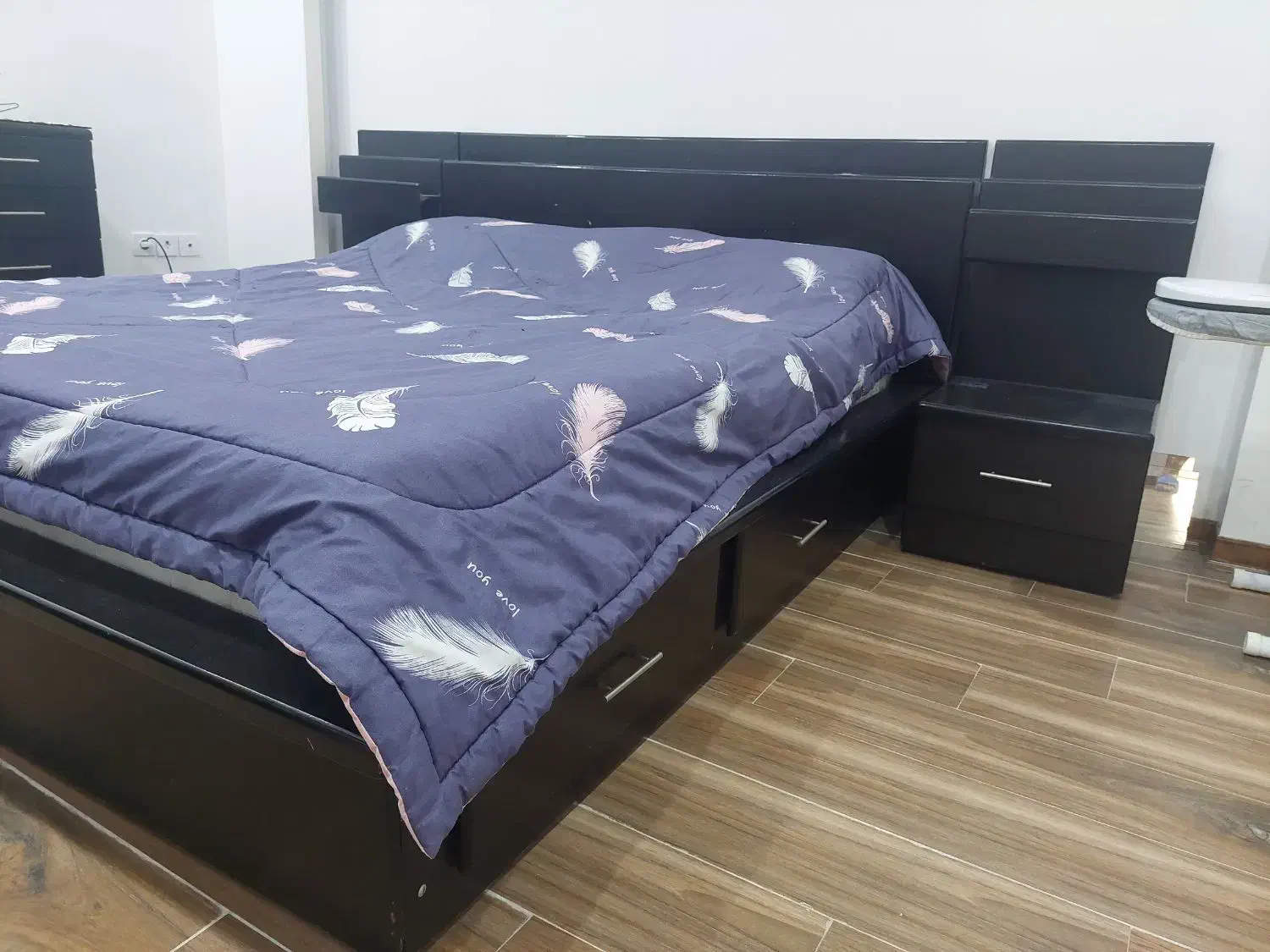 سرویس خواب|تخت و سرویس خواب|کاشمر, |دیوار