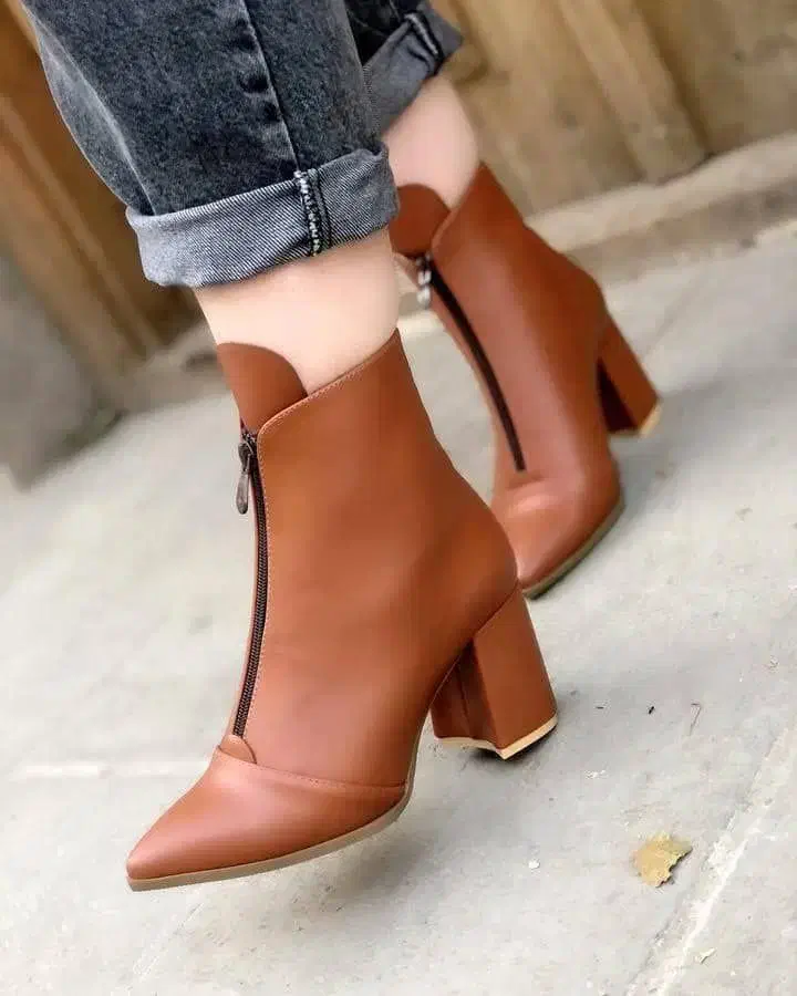 یه کار پاشنه ۵ سانت باکلاس|کیف، کفش، کمربند|پارسآباد, |دیوار