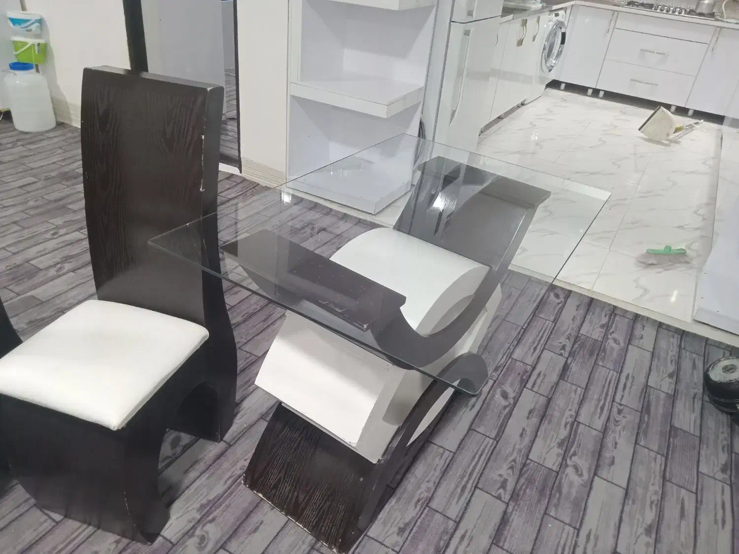 میزغذاخوری|میز و صندلی غذاخوری|شیرین‌سو, |دیوار