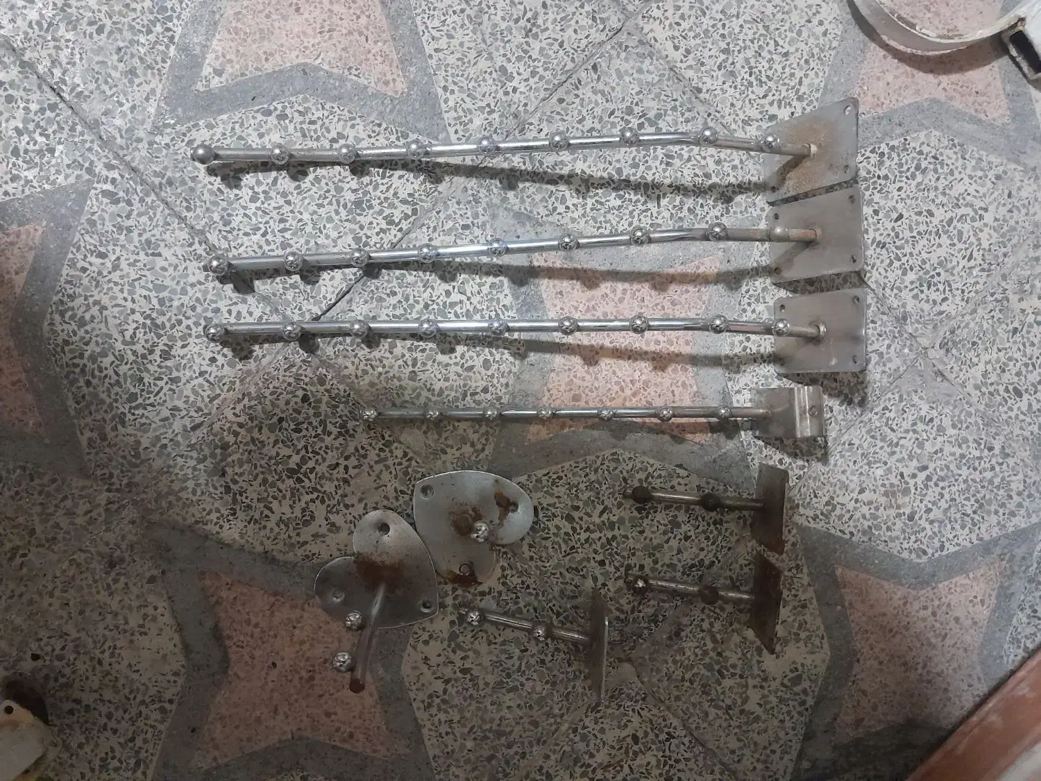 رگال دیواری مخصوص مغازه لباس فروشی|بندرخت و رخت‌آویز|اندیمشک, |دیوار