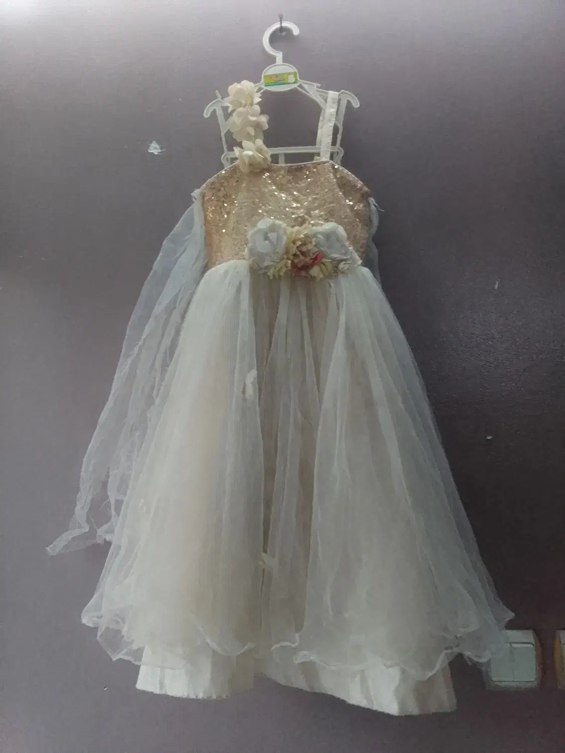 لباس دختر ونه زیبا|کفش و لباس بچه|اصفهان, شاهد|دیوار