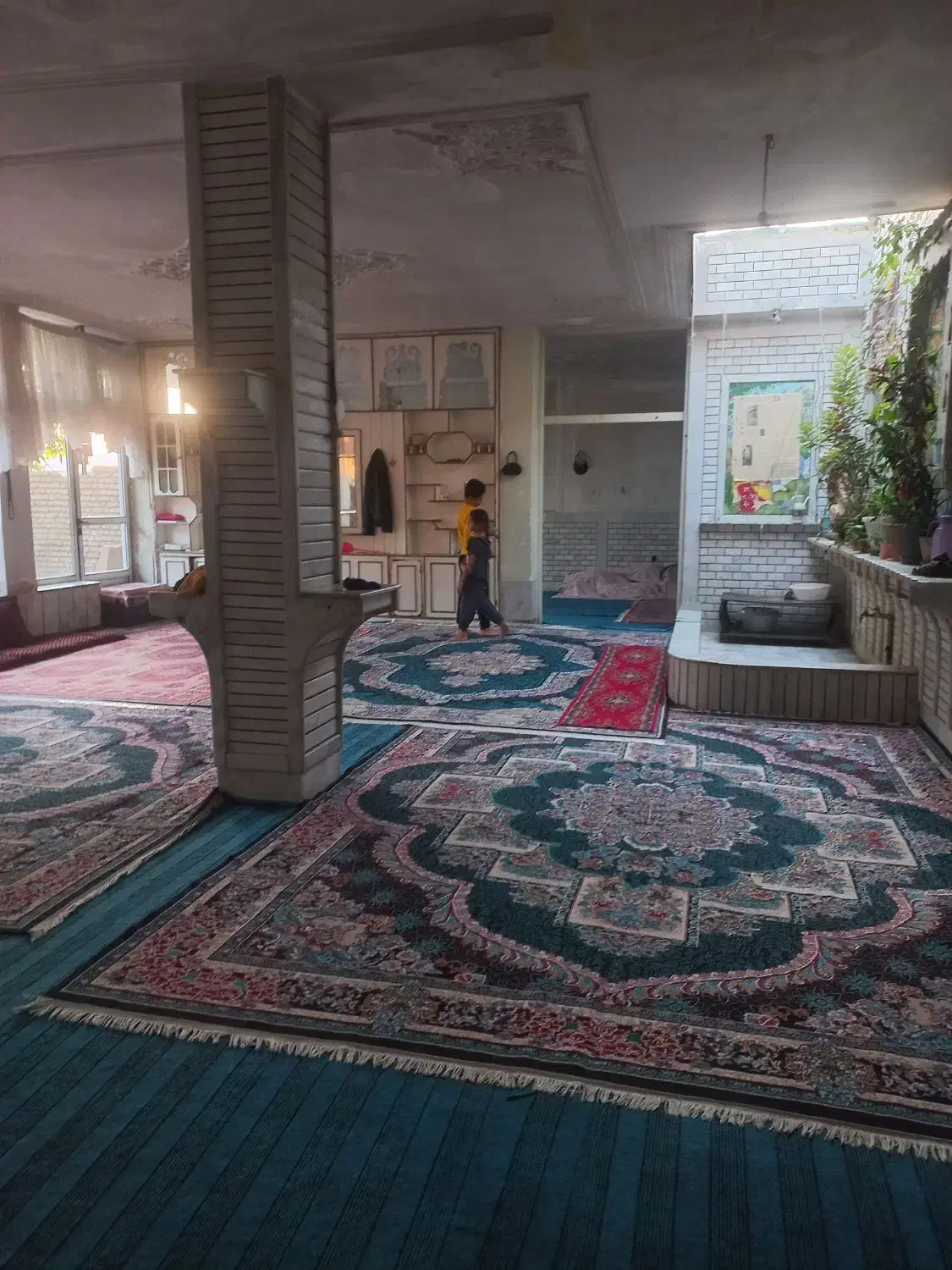 خانه ویلایی آب برق گاز شهری مناسب زندگی و سکونت|فروش خانه و ویلا|پیر بکران, |دیوار