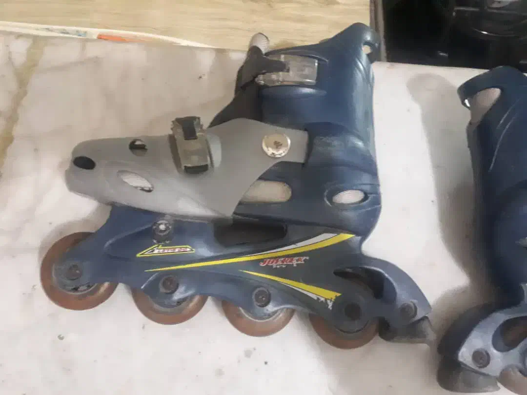 کفش اسکیت درحدسالم واصل|دوچرخه، اسکیت، اسکوتر|تهران, شهرک فردوس (حسینی)|دیوار