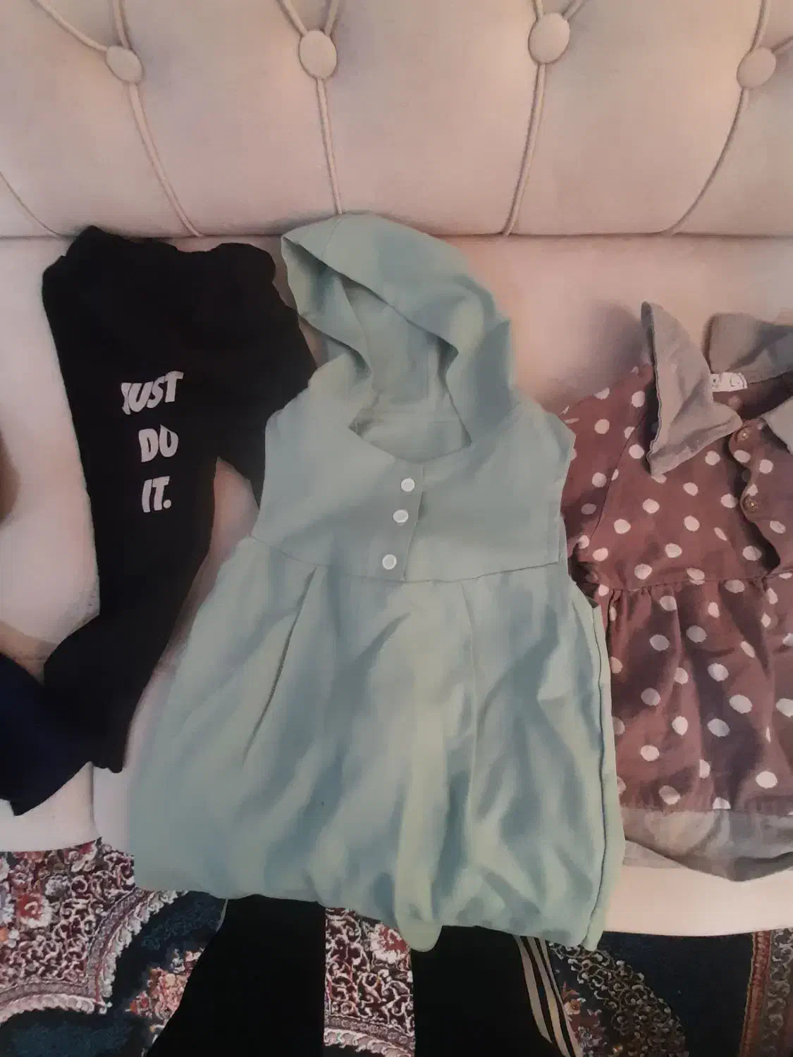 چند تیکه لباس بچه|کفش و لباس بچه|یاسوج, |دیوار