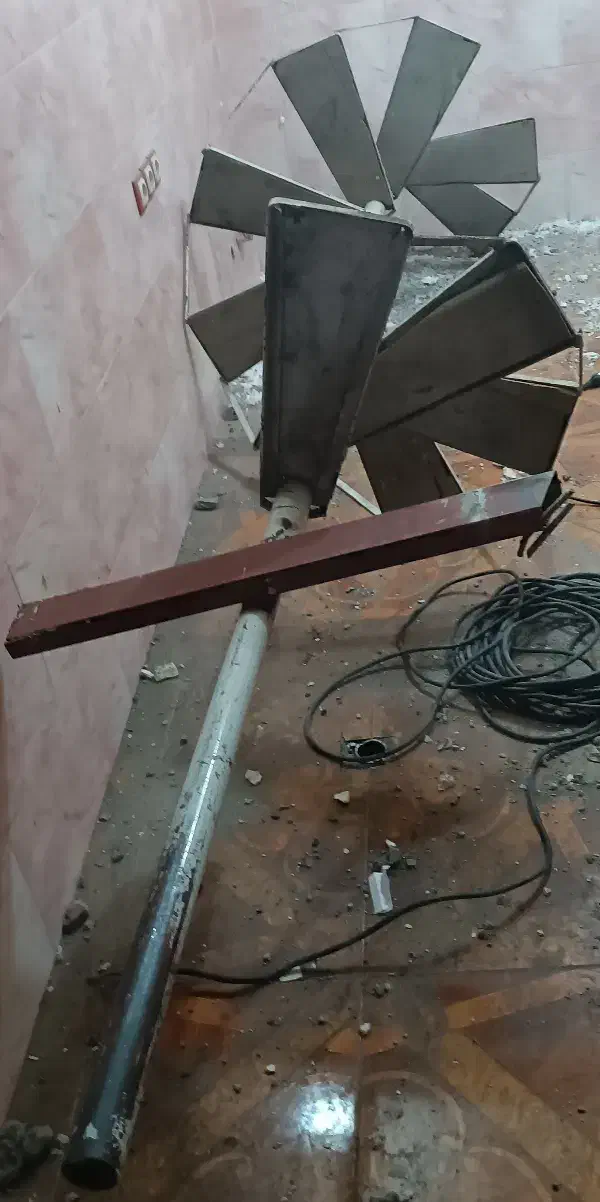 پله گرد آهنی|مصالح و تجهیزات ساختمان|لاهیجان, کاروانسرابر|دیوار