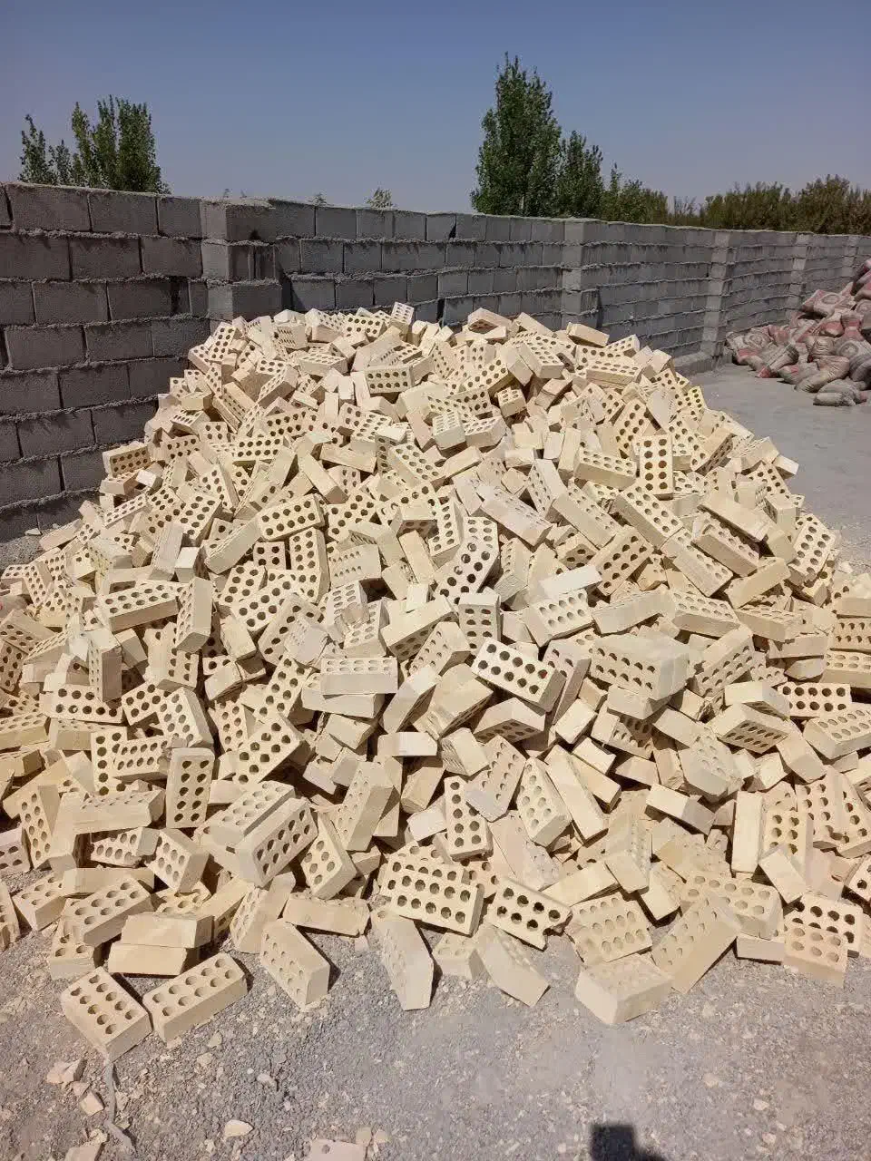 ارسال مستقیم بلوکه سفال و آجر ده سوراخ از کارخانه|مصالح و تجهیزات ساختمان|مشهد, توس (بلوار توس)|دیوار