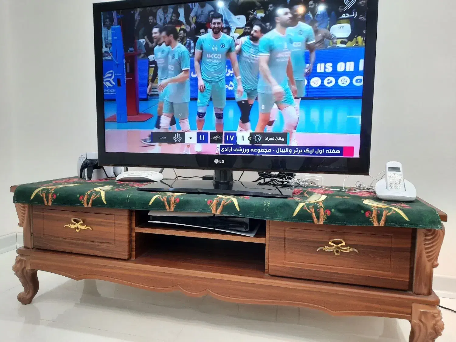 تلوزیون همراه میز|تلویزیون و پروژکتور|گرمسار, |دیوار