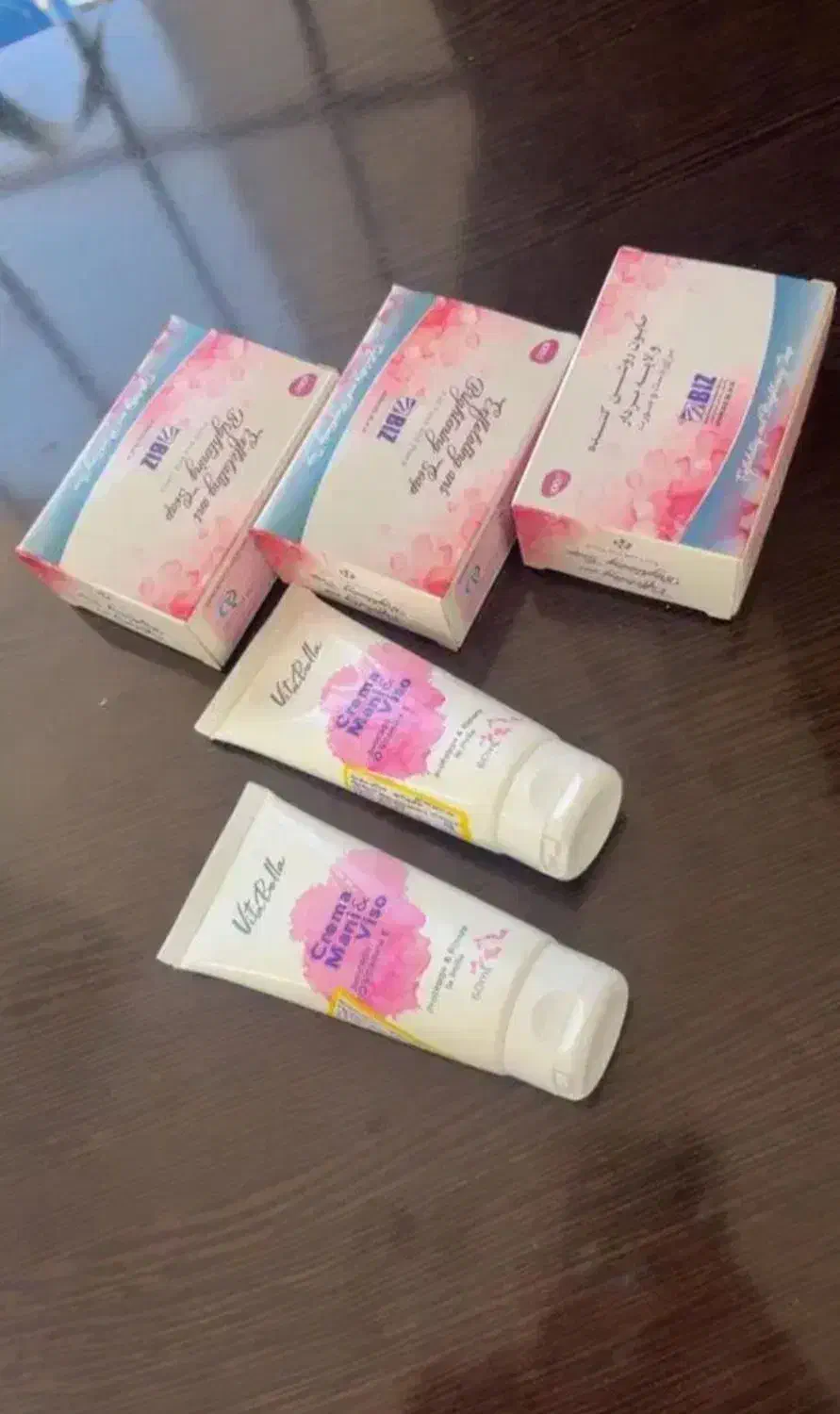 محصولات آرایشی|آرایشی، بهداشتی، درمانی|بندر دیر, |دیوار