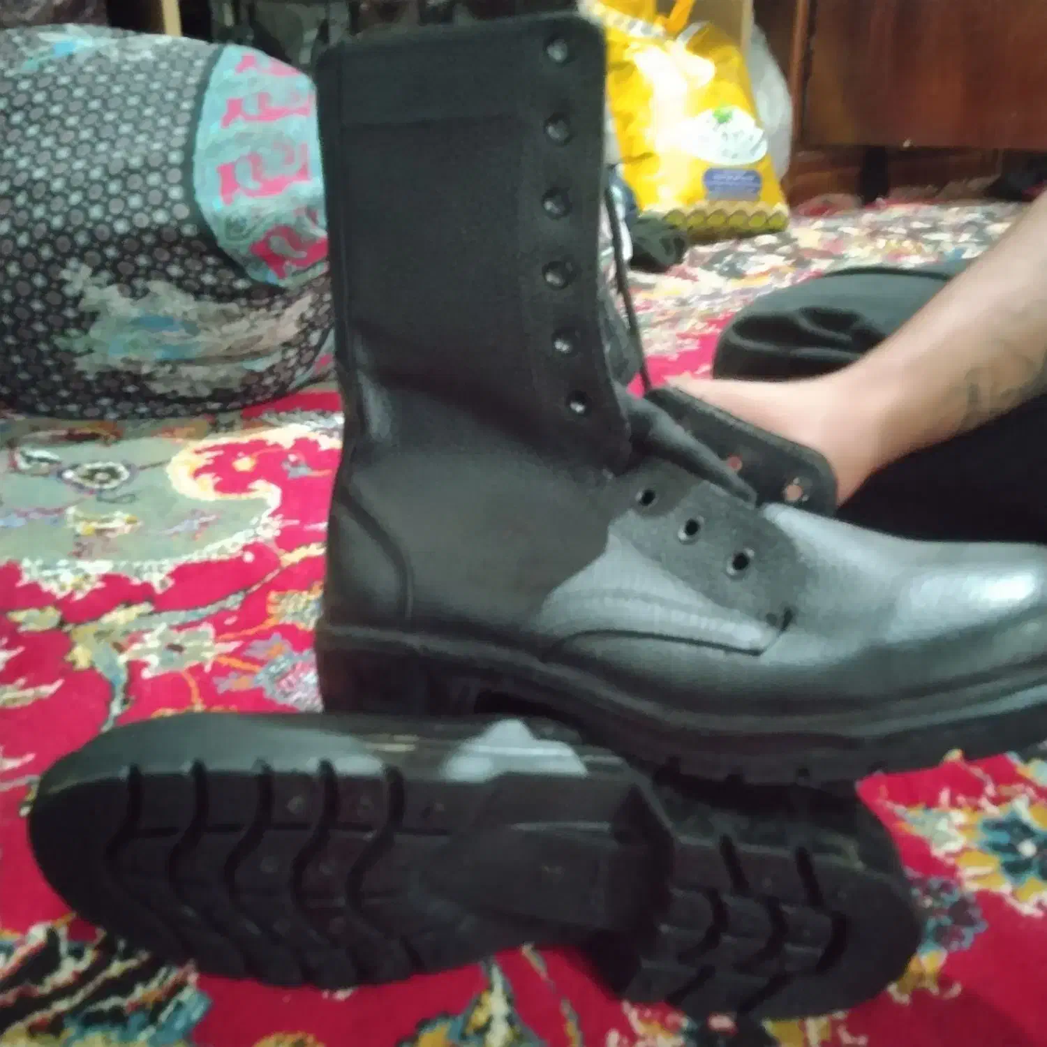 پوتین|کیف، کفش، کمربند|گرگان, |دیوار