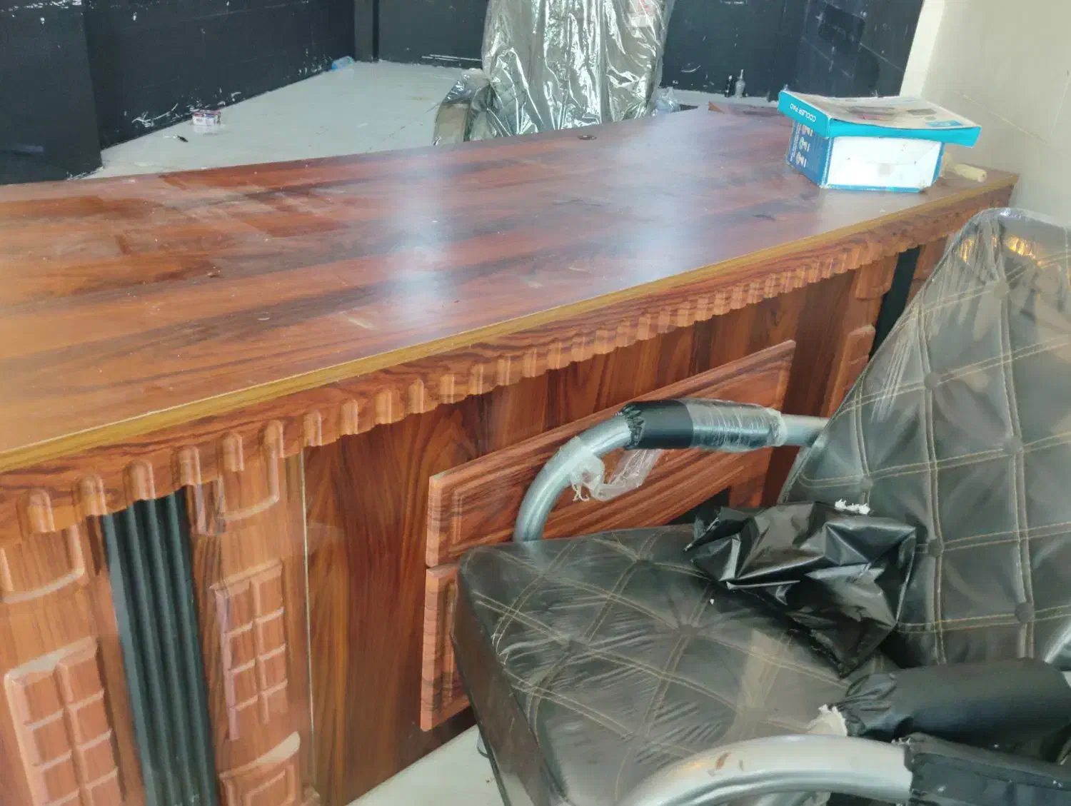 سه.صندلی اداری ۱میزاداری صندلی مدیری اسپلت همه نوع|مبلمان اداری|چابهار, |دیوار